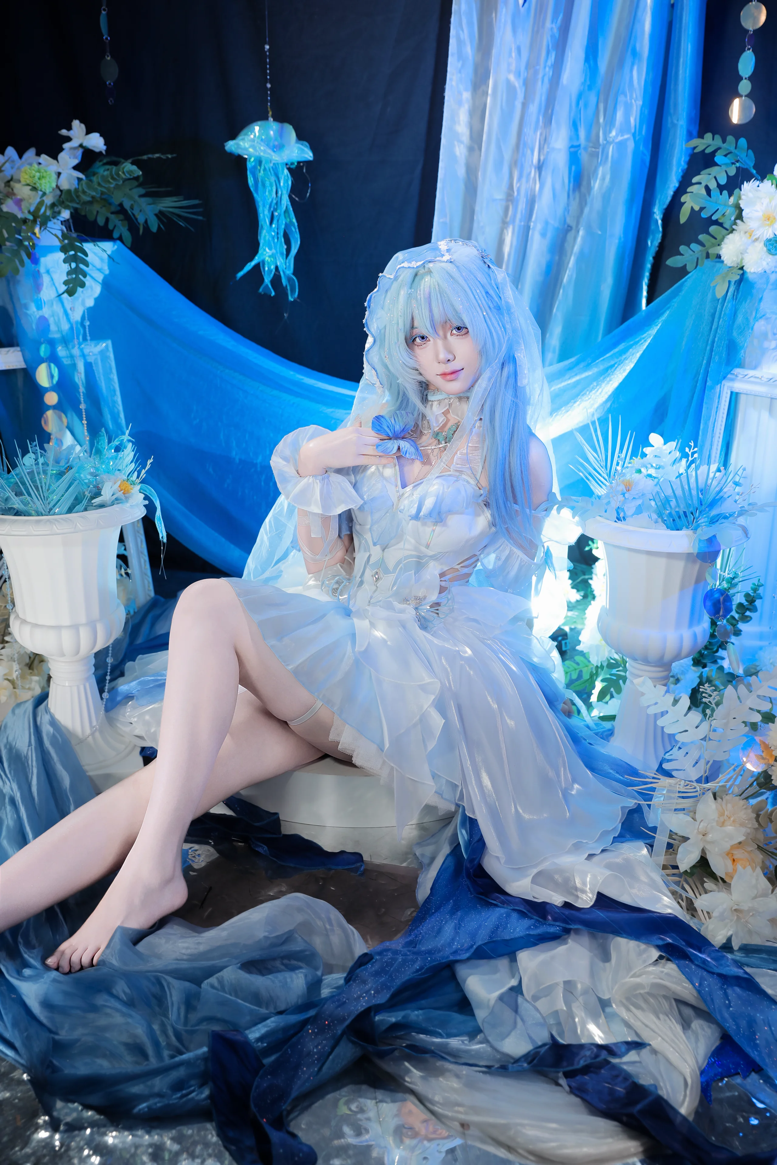 【守岸人cos】鸣潮里的一抹清冷水色，以蝶为引 - 第 4 张