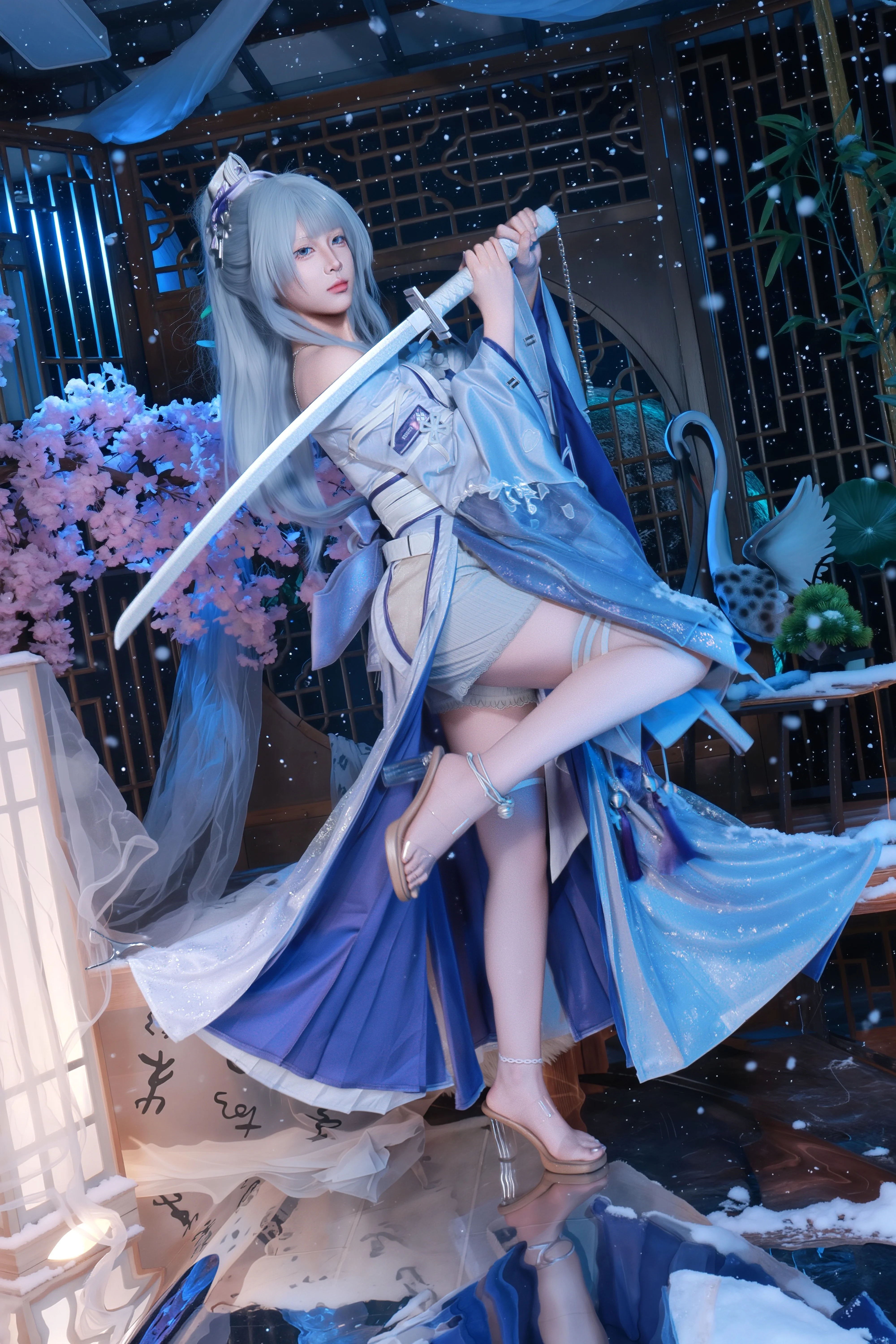 【绯雪cos】鸣潮中的雪国剑客，冰霜之刃