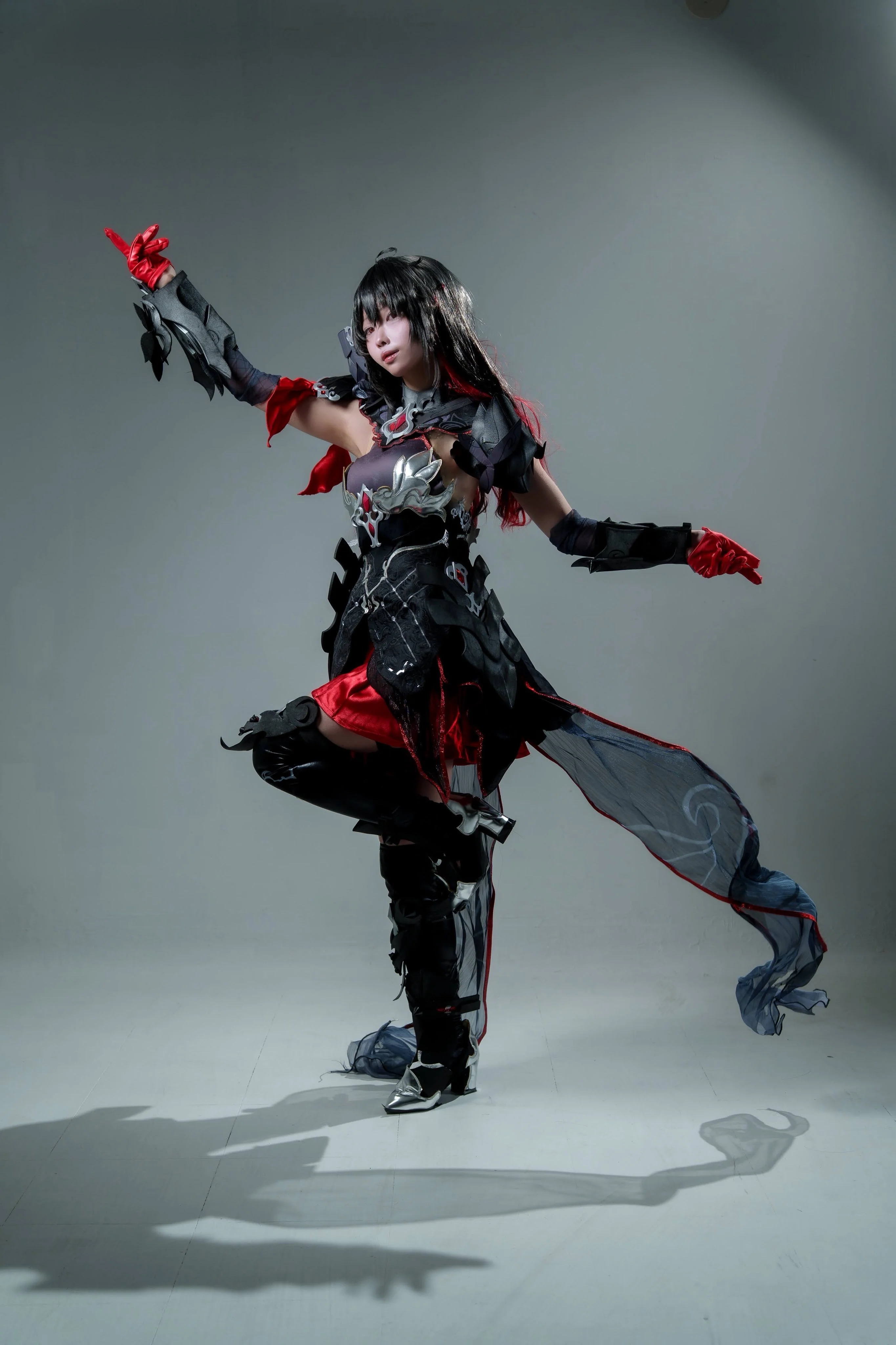 【希儿cos】崩坏3的梦魇舞台，静谧与力量的定格瞬间
