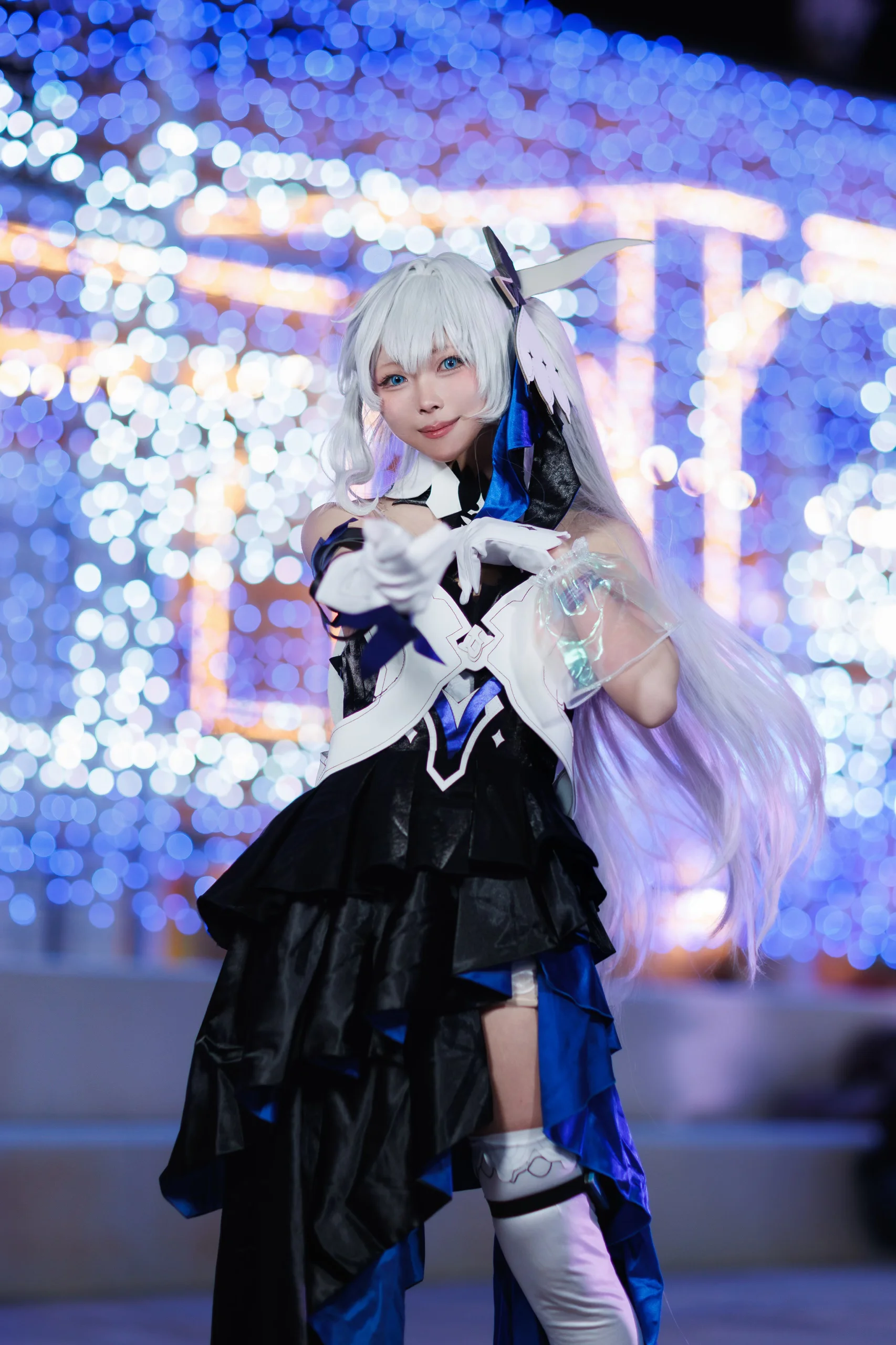 【德丽莎cos】崩坏3暮光骑士·月煌，战甲与蓝光交织的夜晚