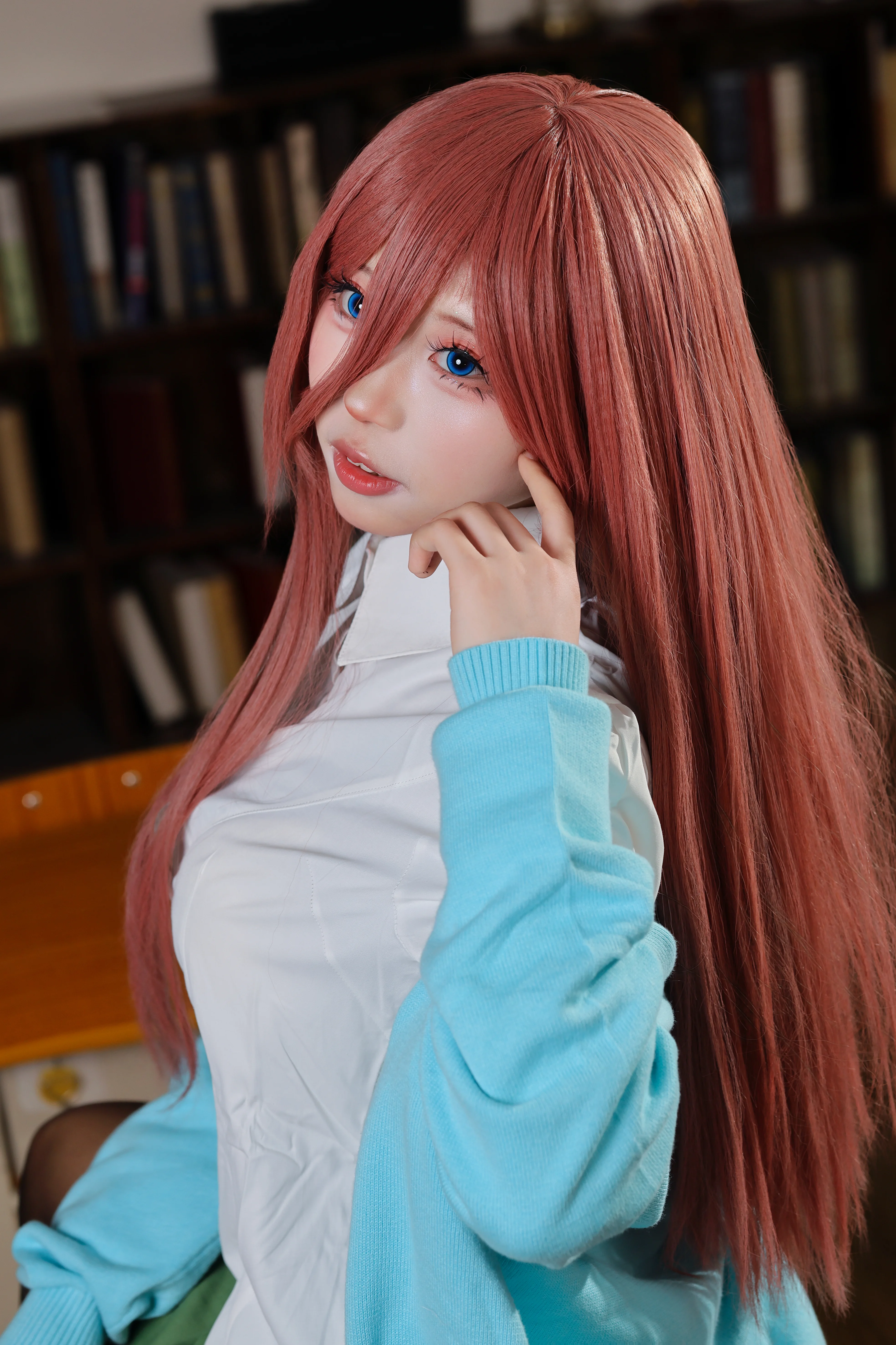【中野三玖cos】五等分的新娘，捕捉校园里的静谧瞬间 - 第3张