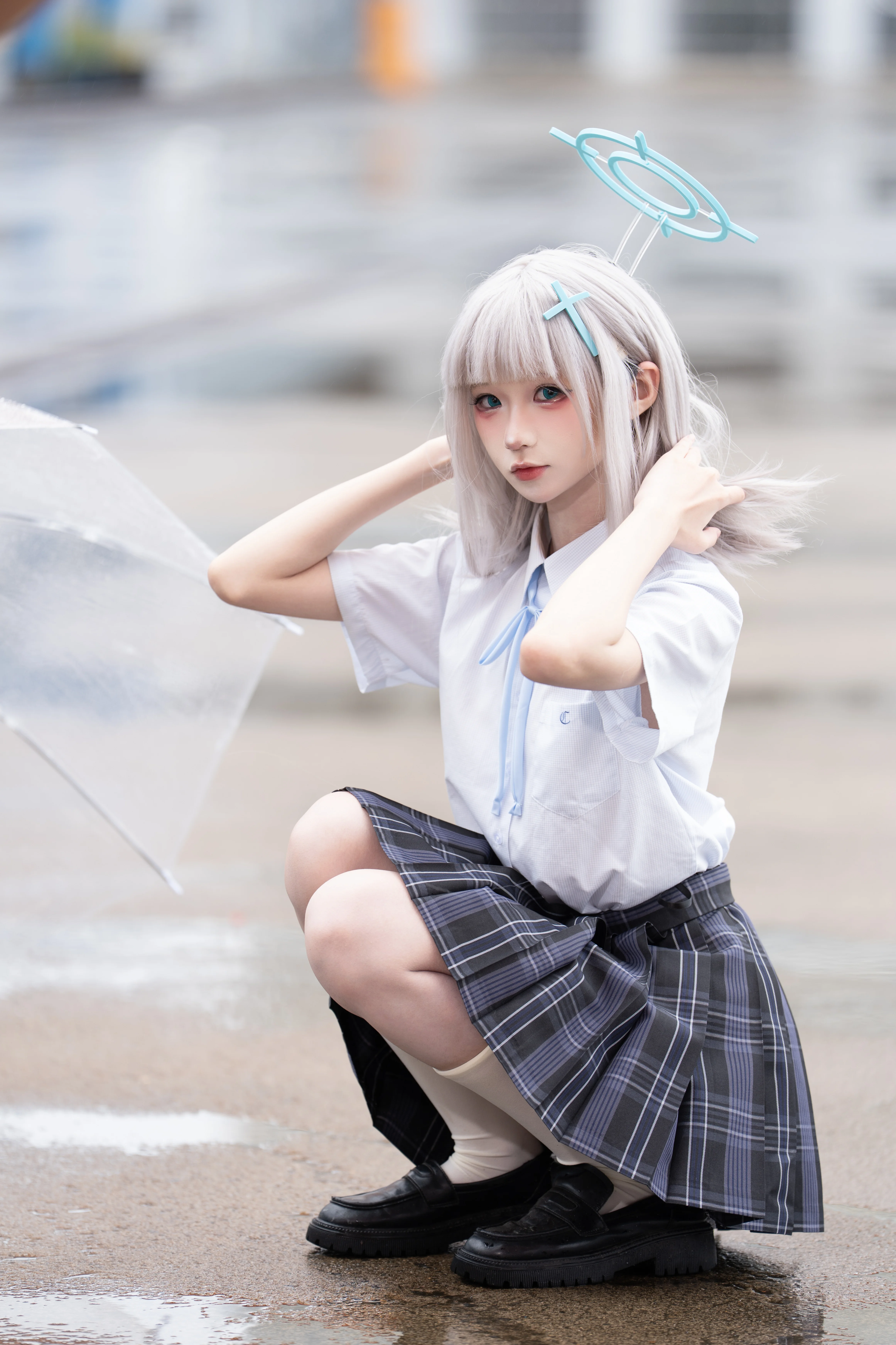【砂狼白子cos】《蔚蓝档案》雨中的清冷氛围 - 第 3 张