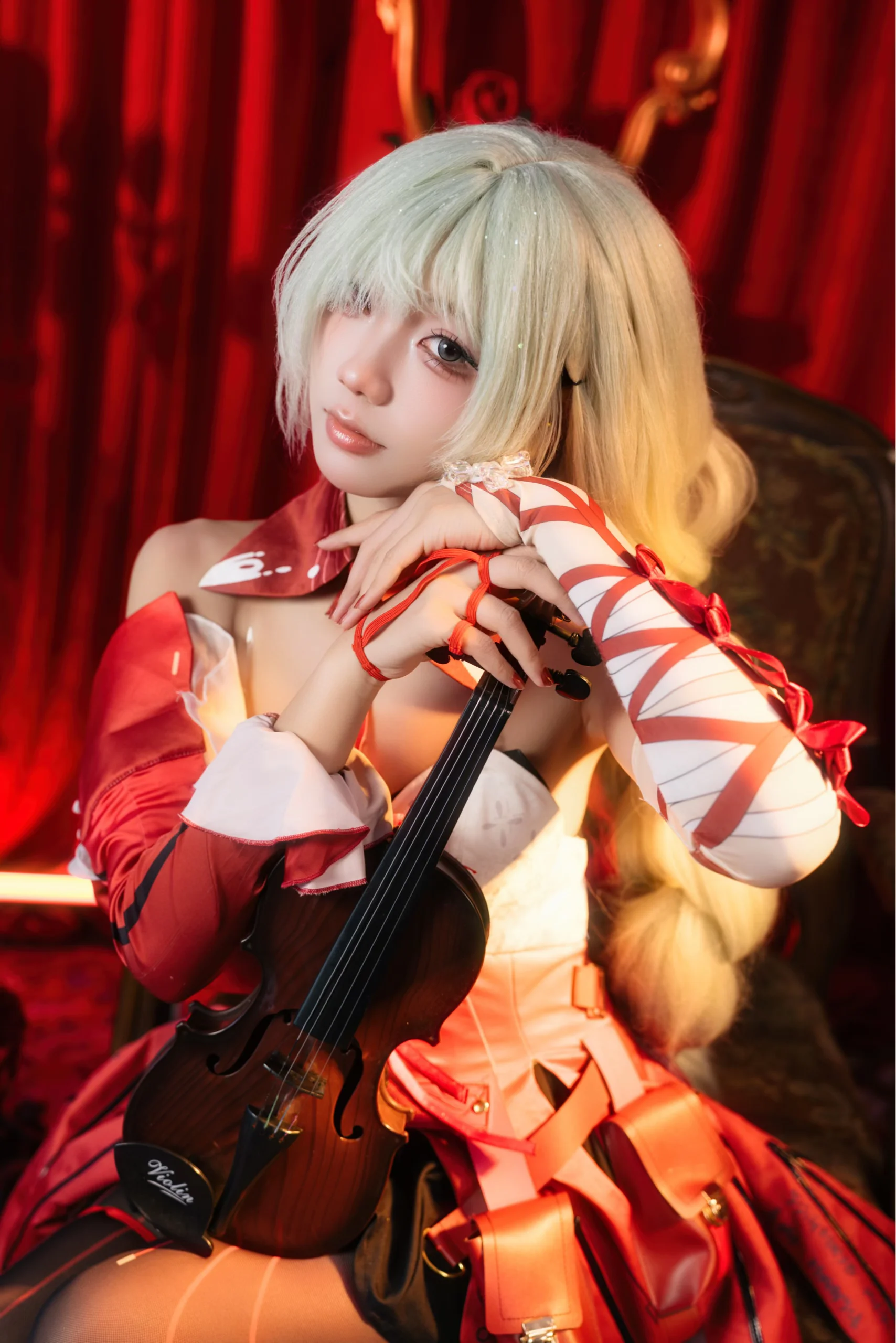 【フローヴァ コスプレ】鳴潮に響く赤と白、無音のフーガ楽章 - 5 枚目