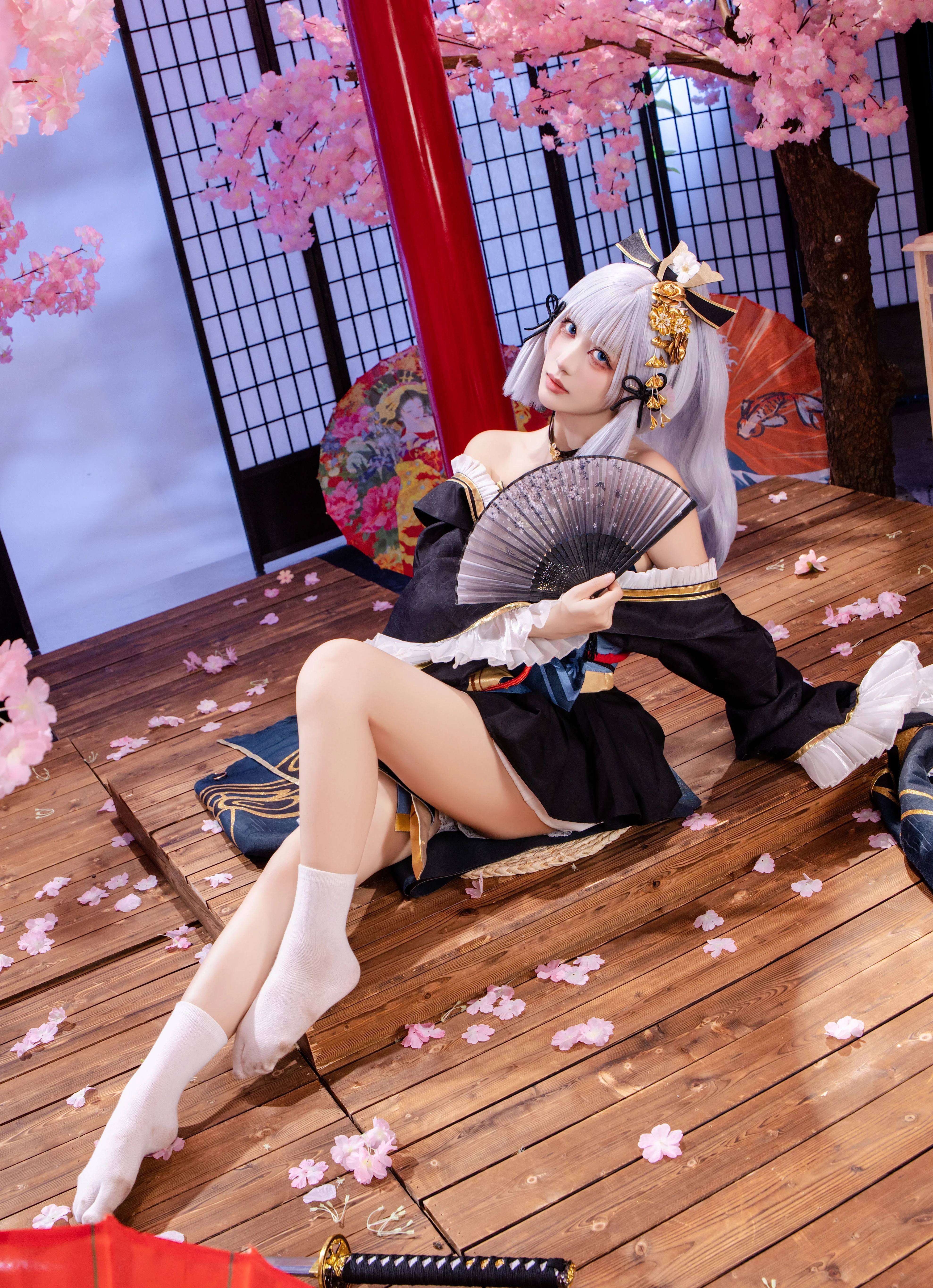 【神里绫华cos】樱花树下的和风改良造型与蓝瞳回眸 - 第 3 张