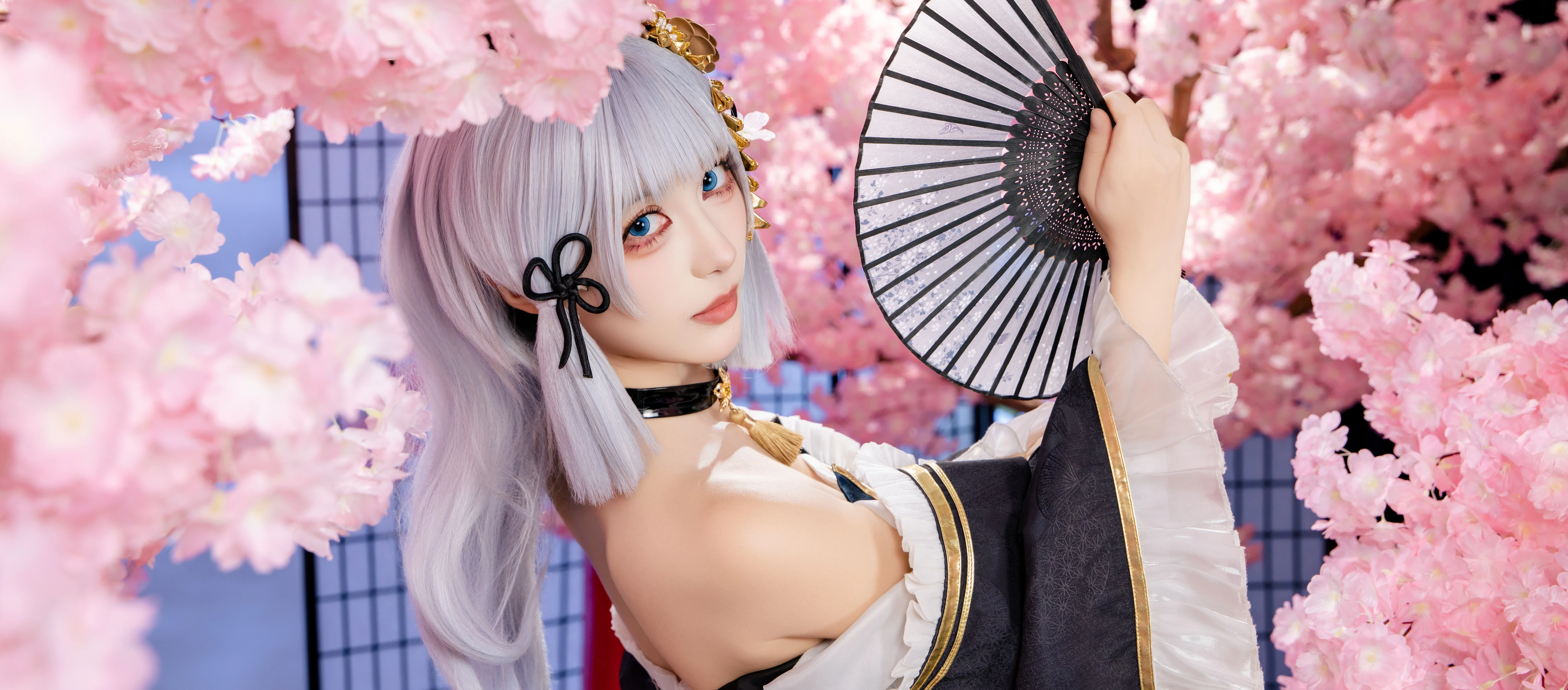 【神里绫华cos】樱花树下的和风改良造型与蓝瞳回眸 - 第 4 张