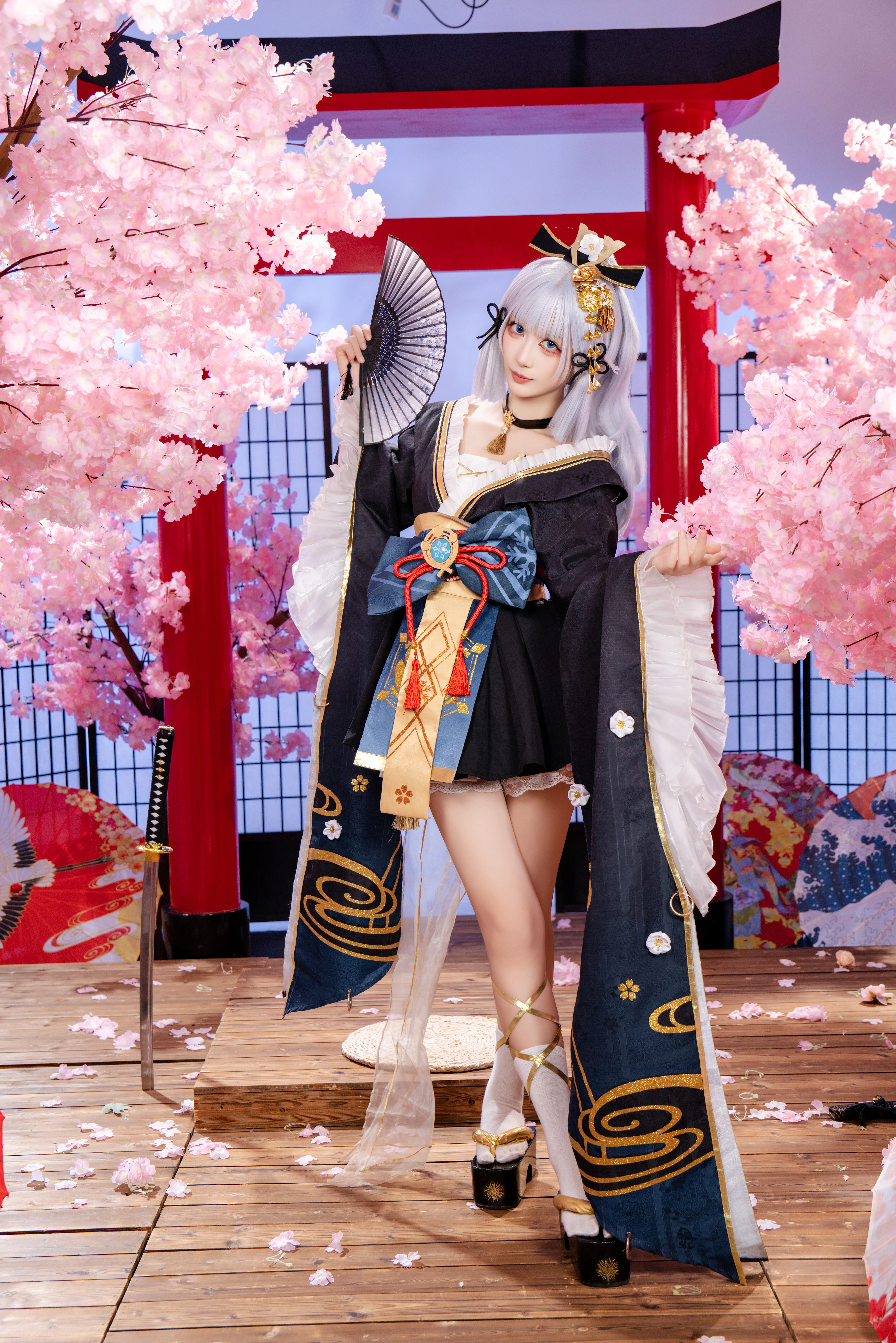 【神里绫华cos】樱花树下的和风改良造型与蓝瞳回眸 - 第 9 张