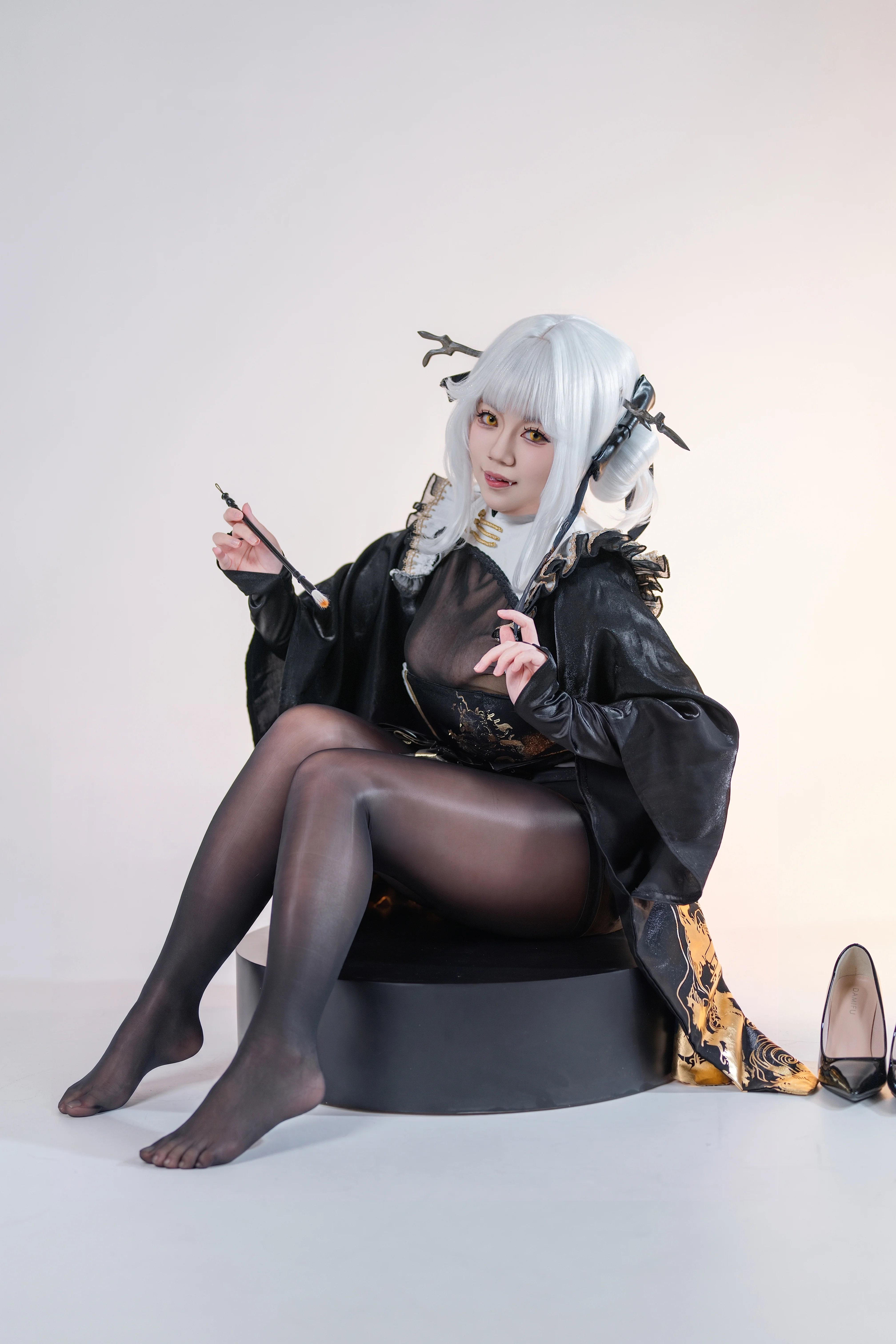 [Blanc Cosplay] Goddess of Victory: NIKKE, the Blessing of Fortune from the White-Haired Bunny Girl - Image 3