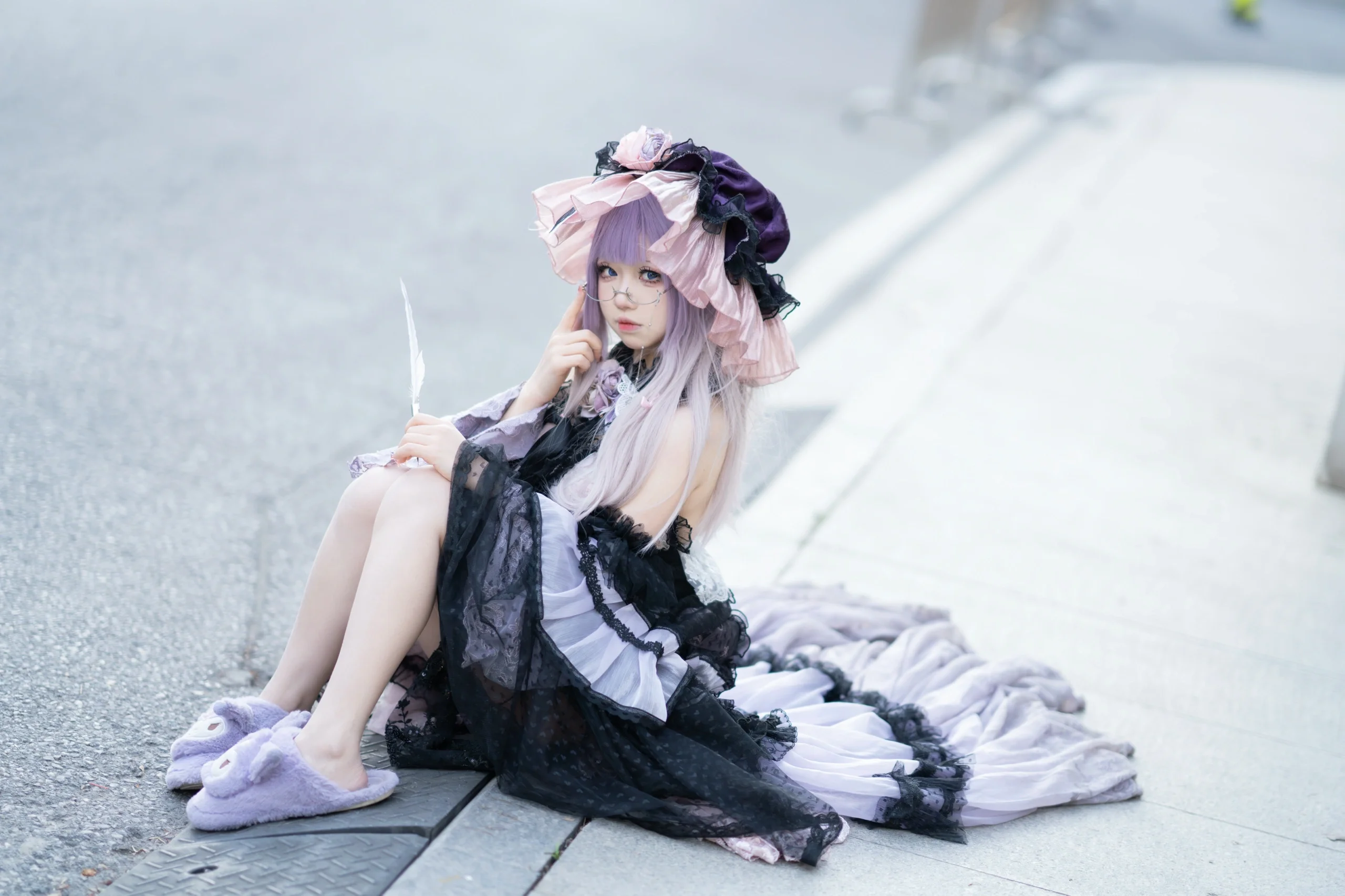 【パチュリー コスプレ】東方Project初物語アニメイベントDay3イベント写真、紫黒レースの轻装旅 - 11 枚目
