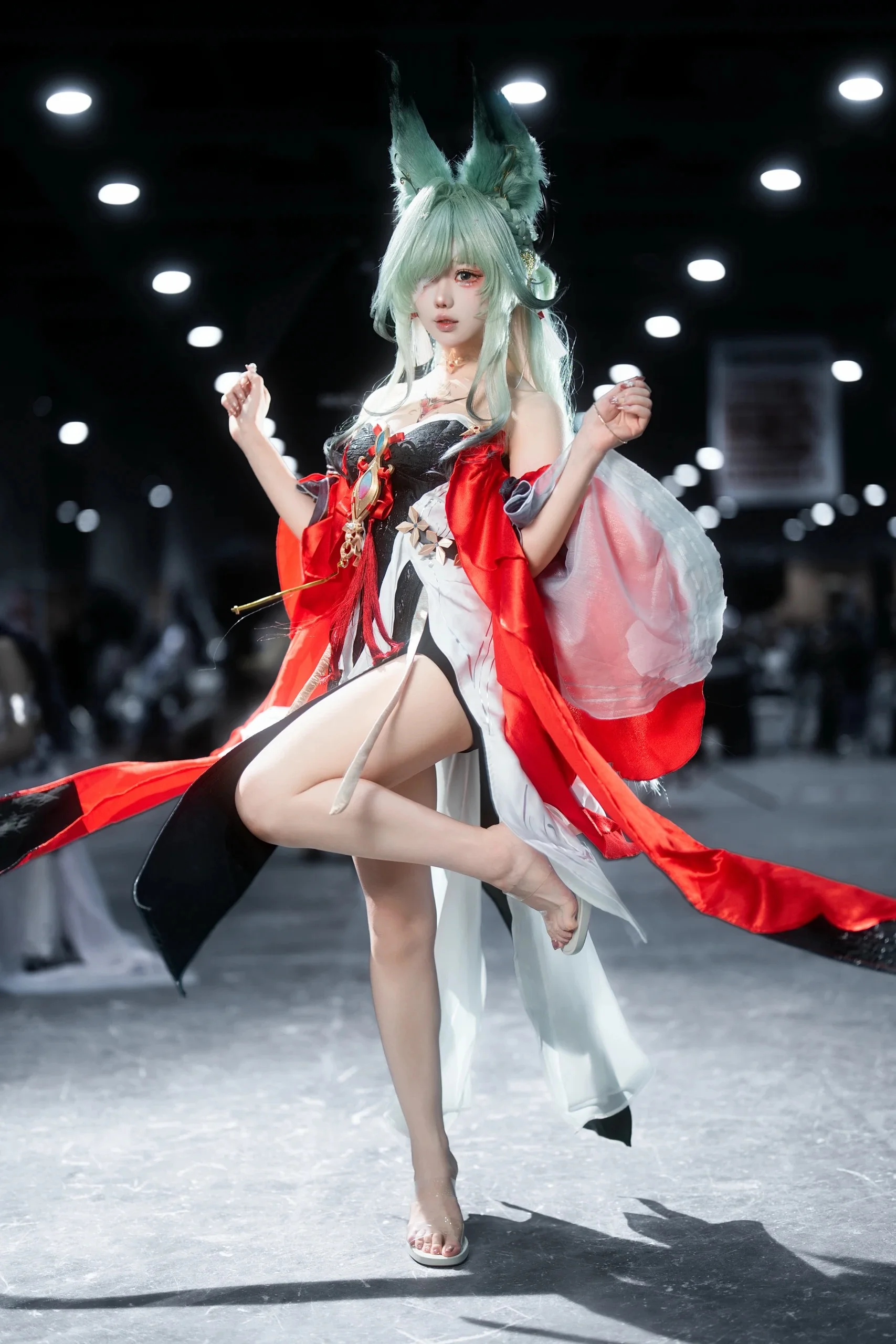 【心月弗cos】鸣潮里的狐耳少女，萤火虫漫展实录