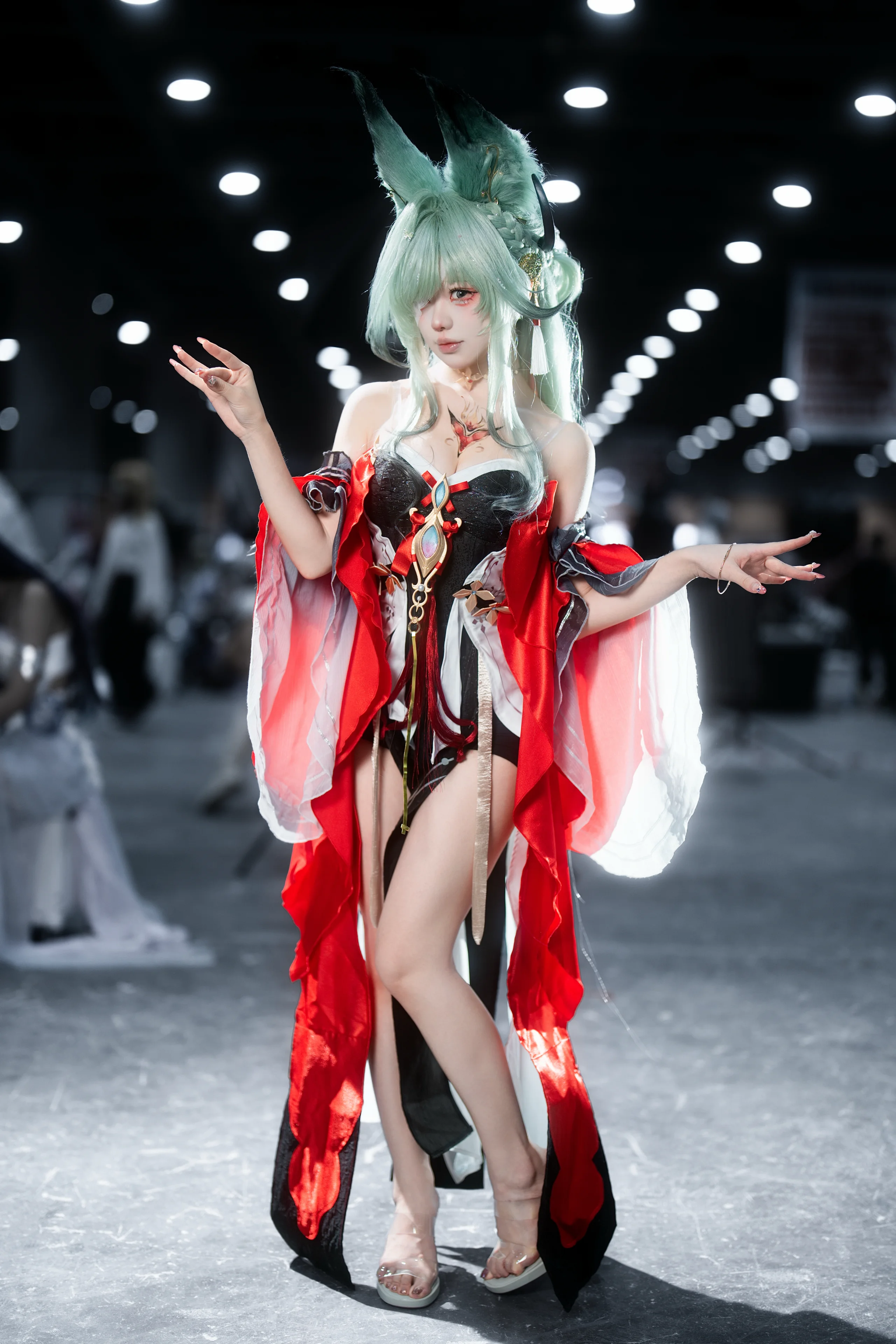 【心月弗cos】鸣潮里的狐耳少女，萤火虫漫展实录 - 第 8 张
