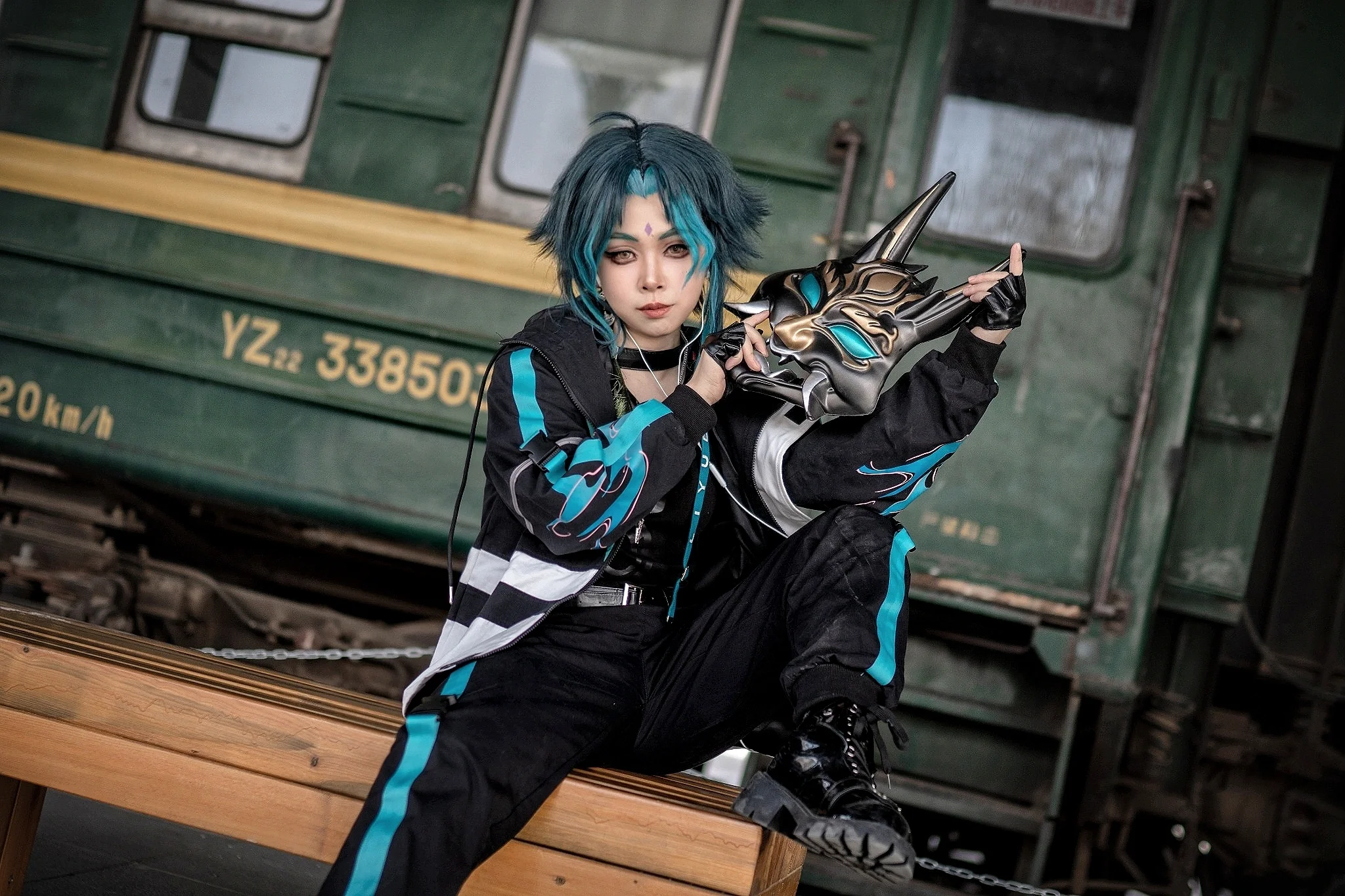 [Xiao Cosplay] Boyish Charm and Sharpness by the Railroad Tracks - Image 3