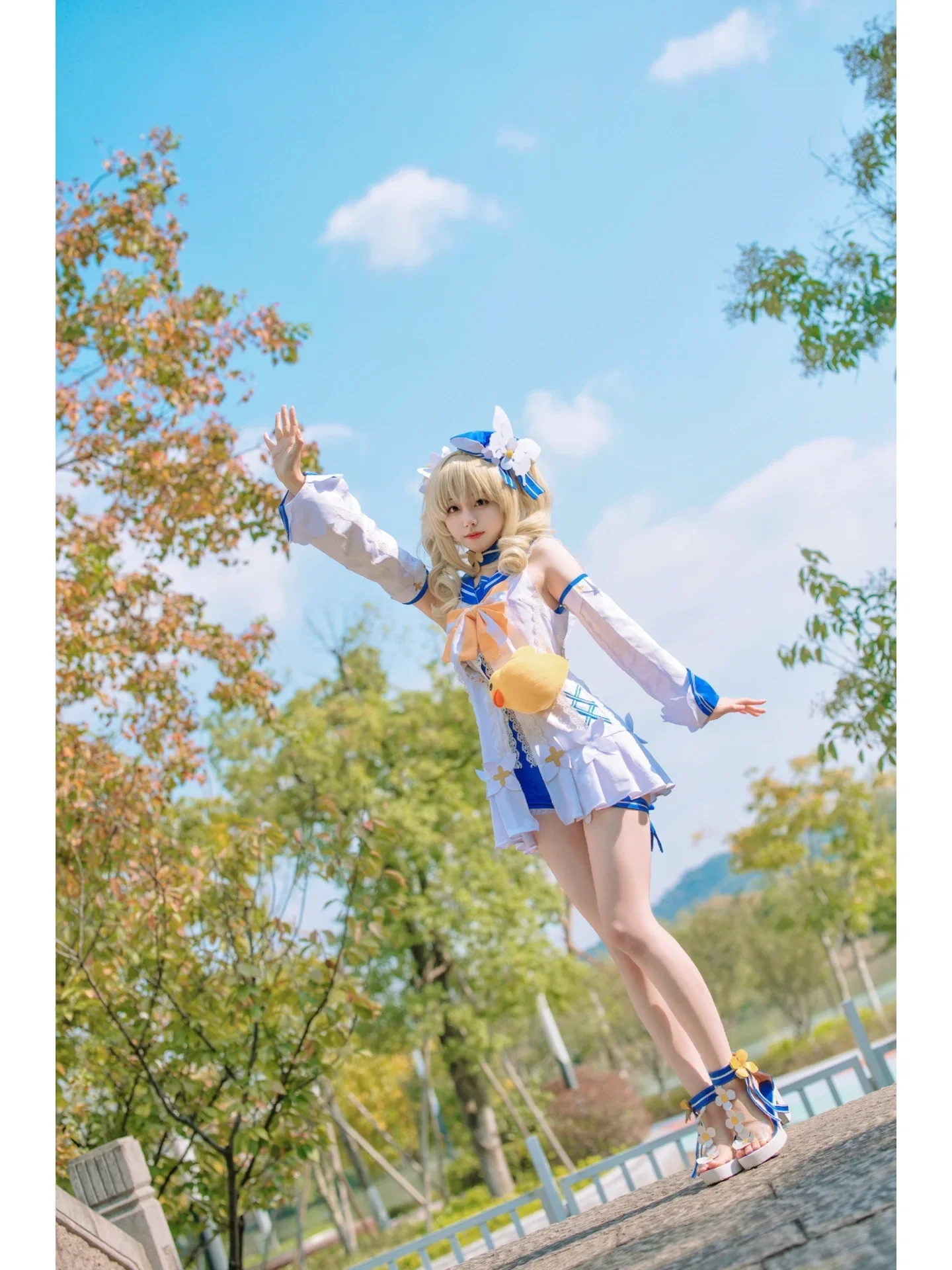 【芭芭拉cos】原神水元素少女的夏日定格 - 第 1 张