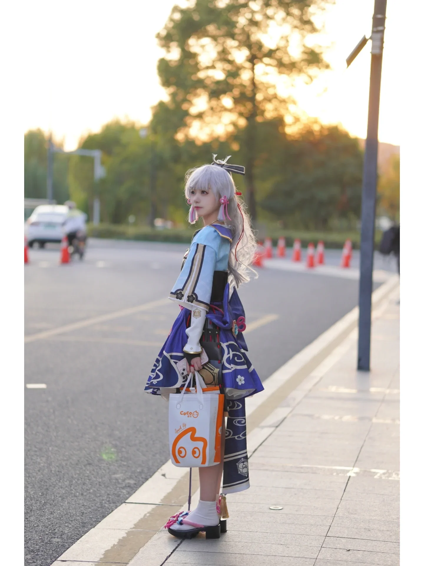 [Kamisato Ayaka Cosplay] Genshin Impact Kamisato Ayaka's Street Milk Tea Time - Image 2