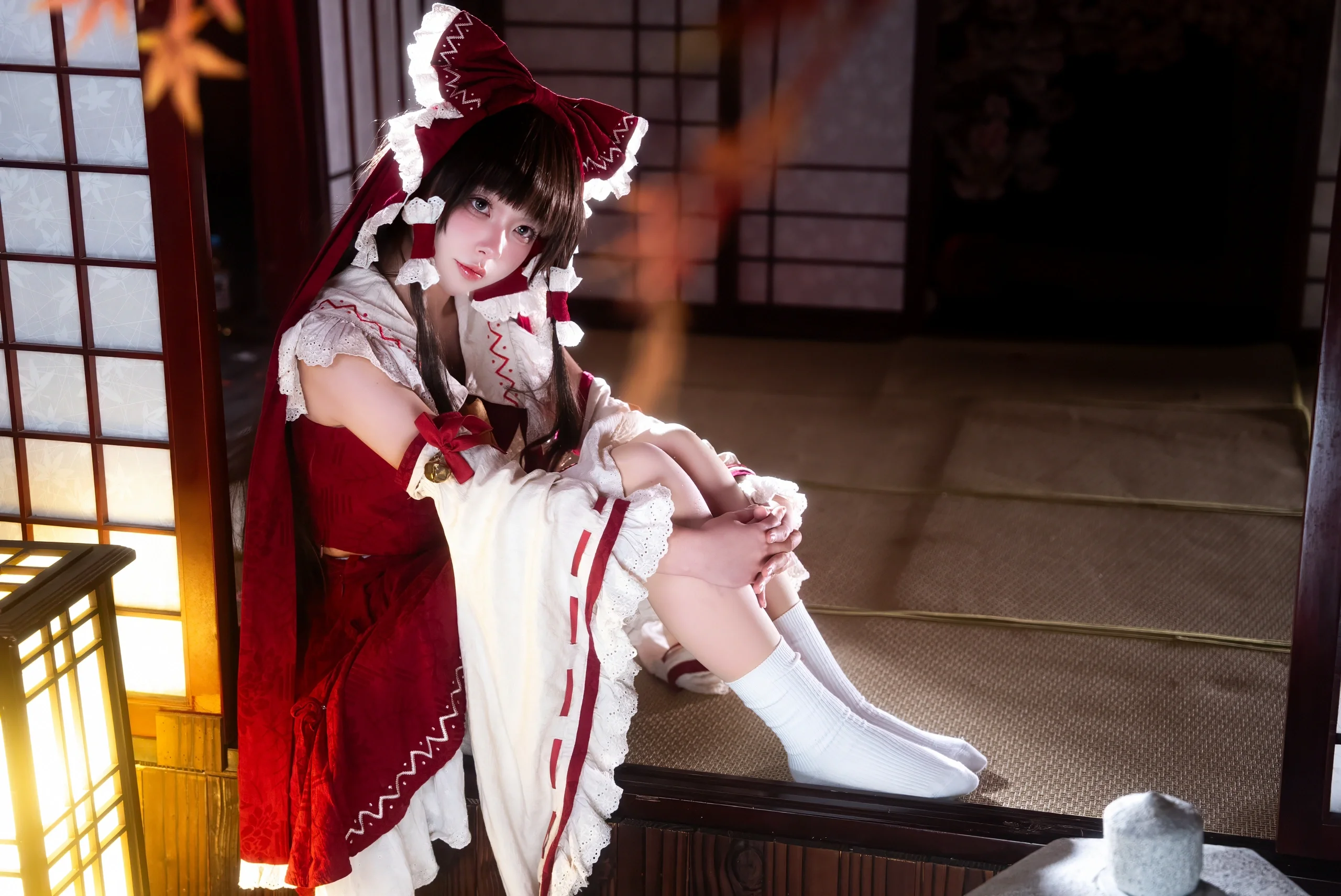 【博丽灵梦cos】东方project红白巫女的枫叶和室时光 - 第 1 张