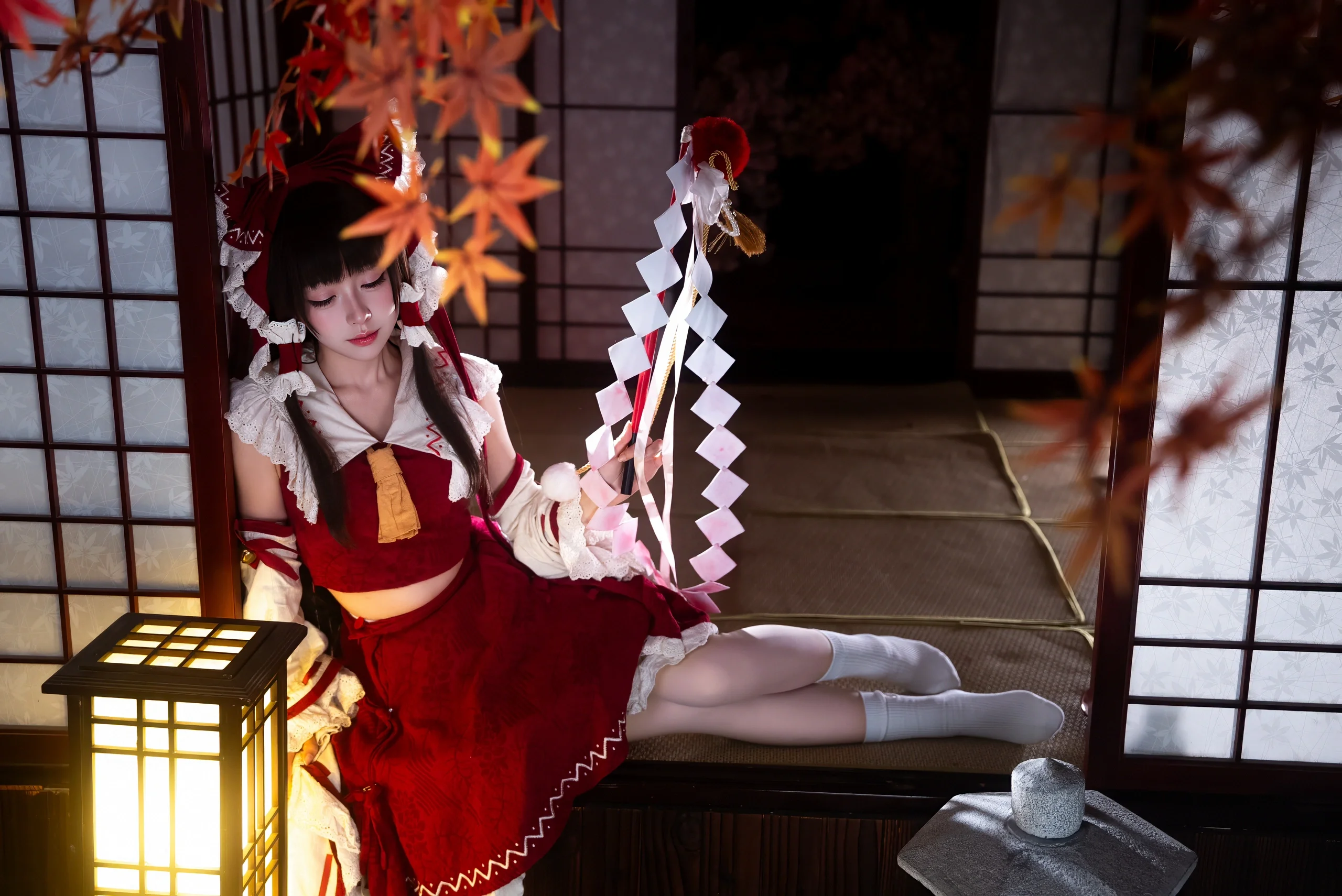 【博丽灵梦cos】东方project红白巫女的枫叶和室时光 - 第 3 张