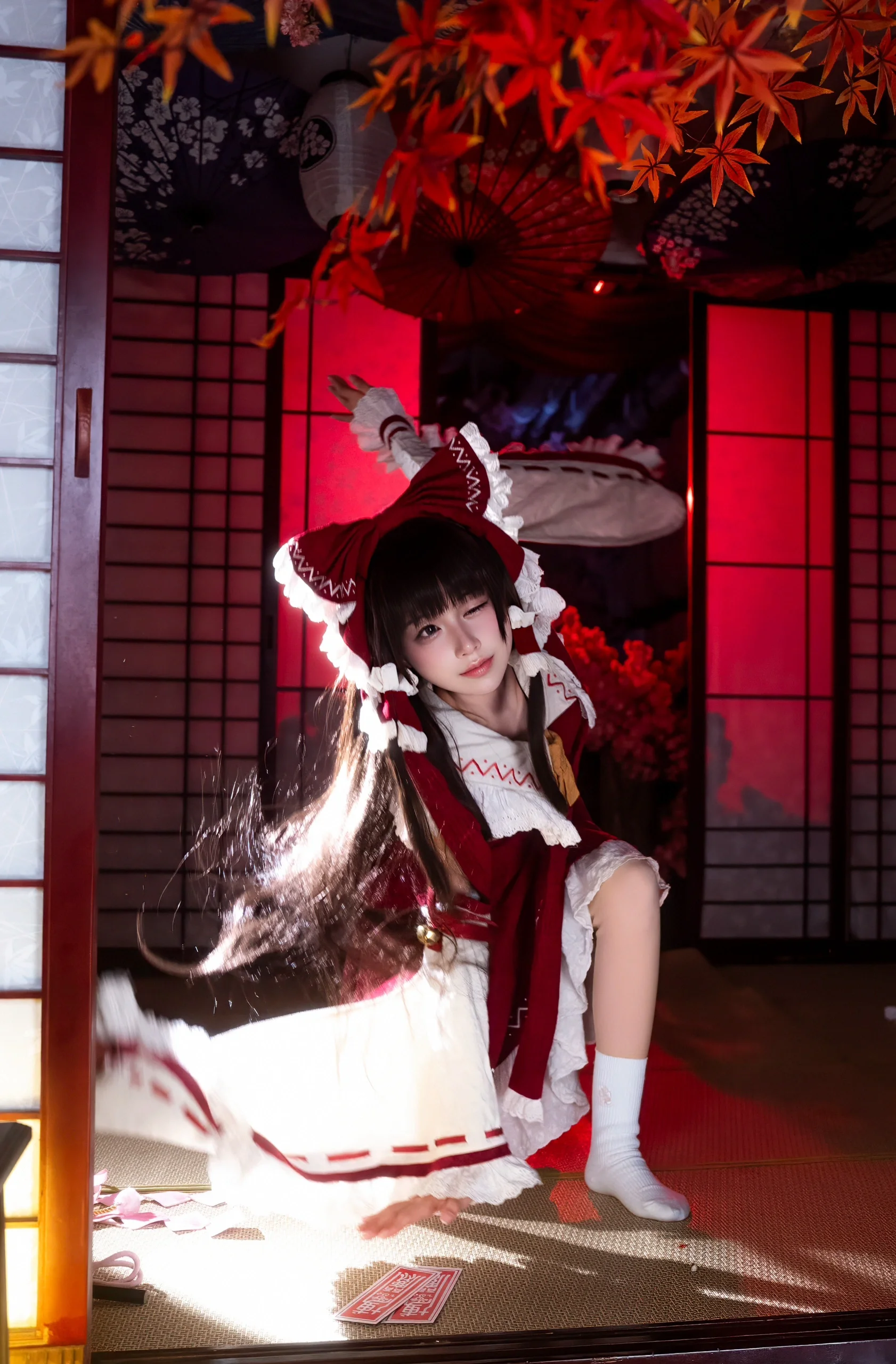 【博丽灵梦cos】东方project红白巫女的枫叶和室时光 - 第 4 张