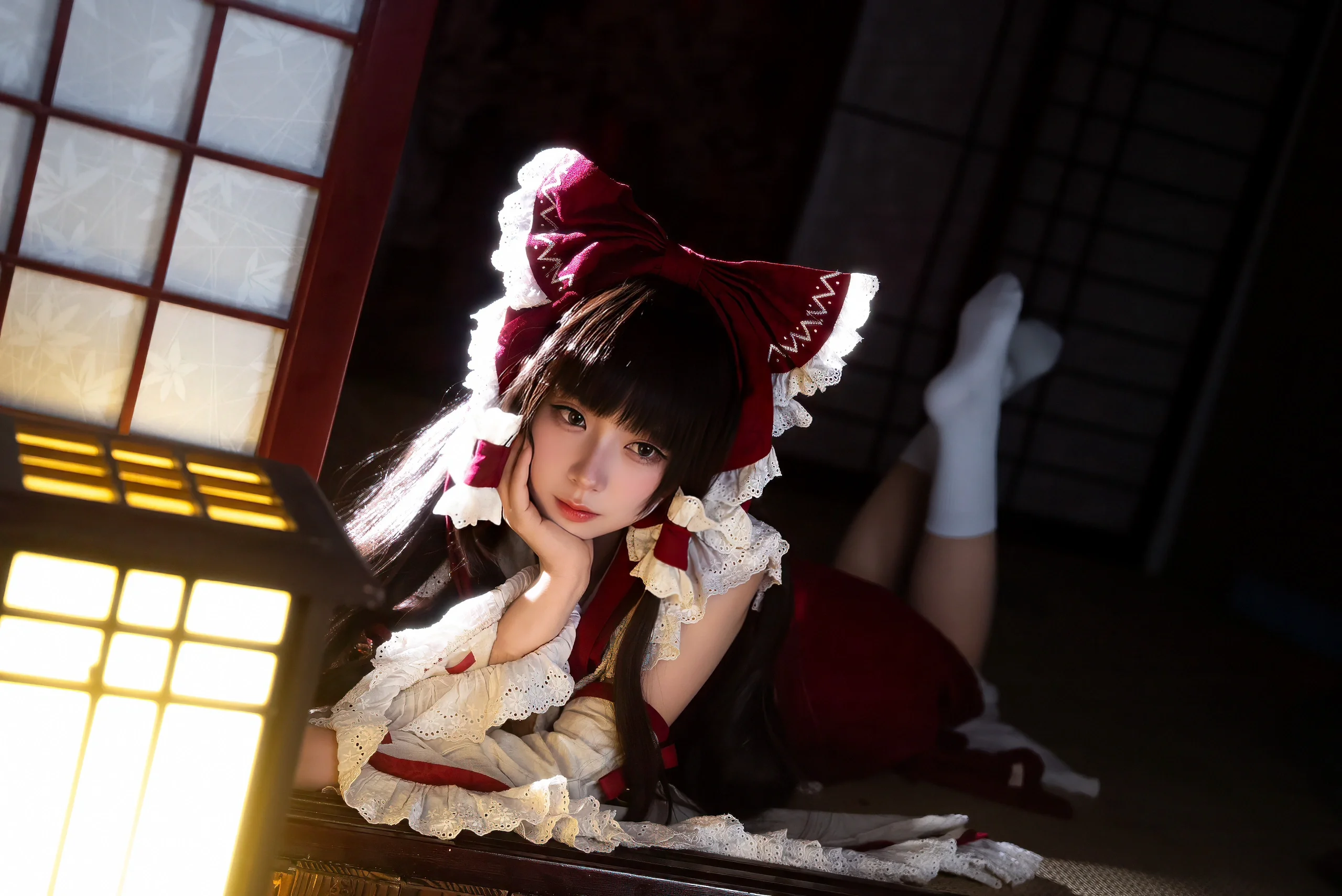 【博丽灵梦cos】东方project红白巫女的枫叶和室时光