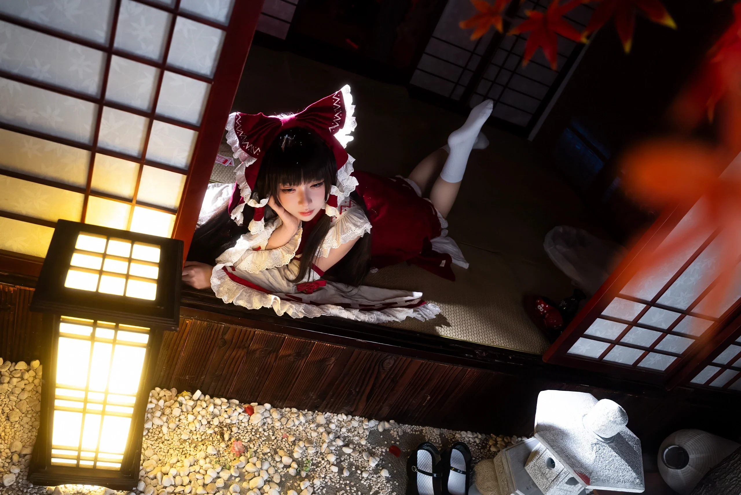 【博丽灵梦cos】东方project红白巫女的枫叶和室时光 - 第 8 张