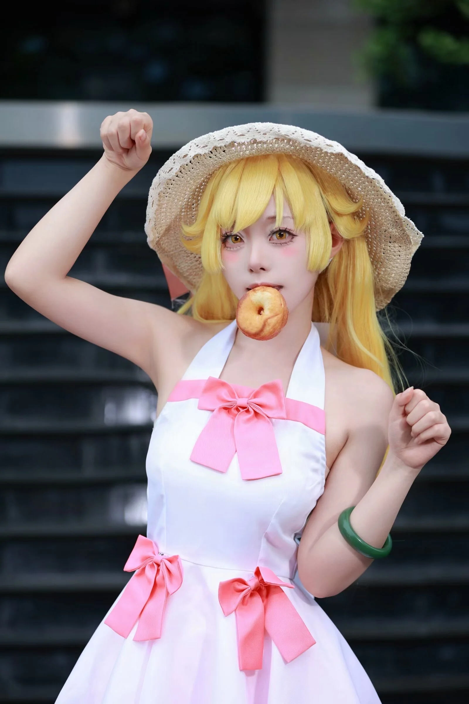 [忍野忍cos] 夏日的金发吸血鬼，漫步在《化物语》的明媚光影里 - 第 7 张