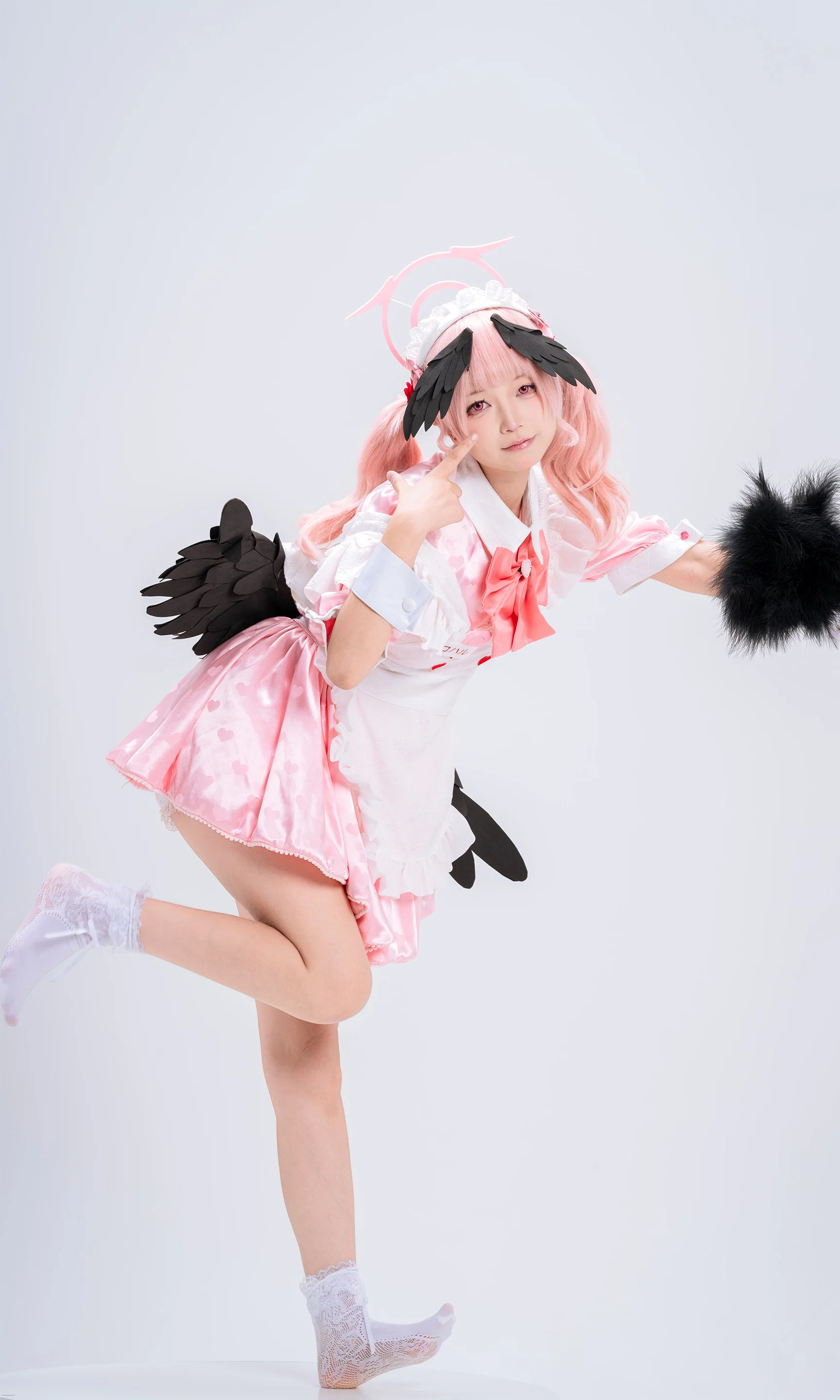 【下江小春cos】粉红恶魔小天使的女仆装拍摄记录