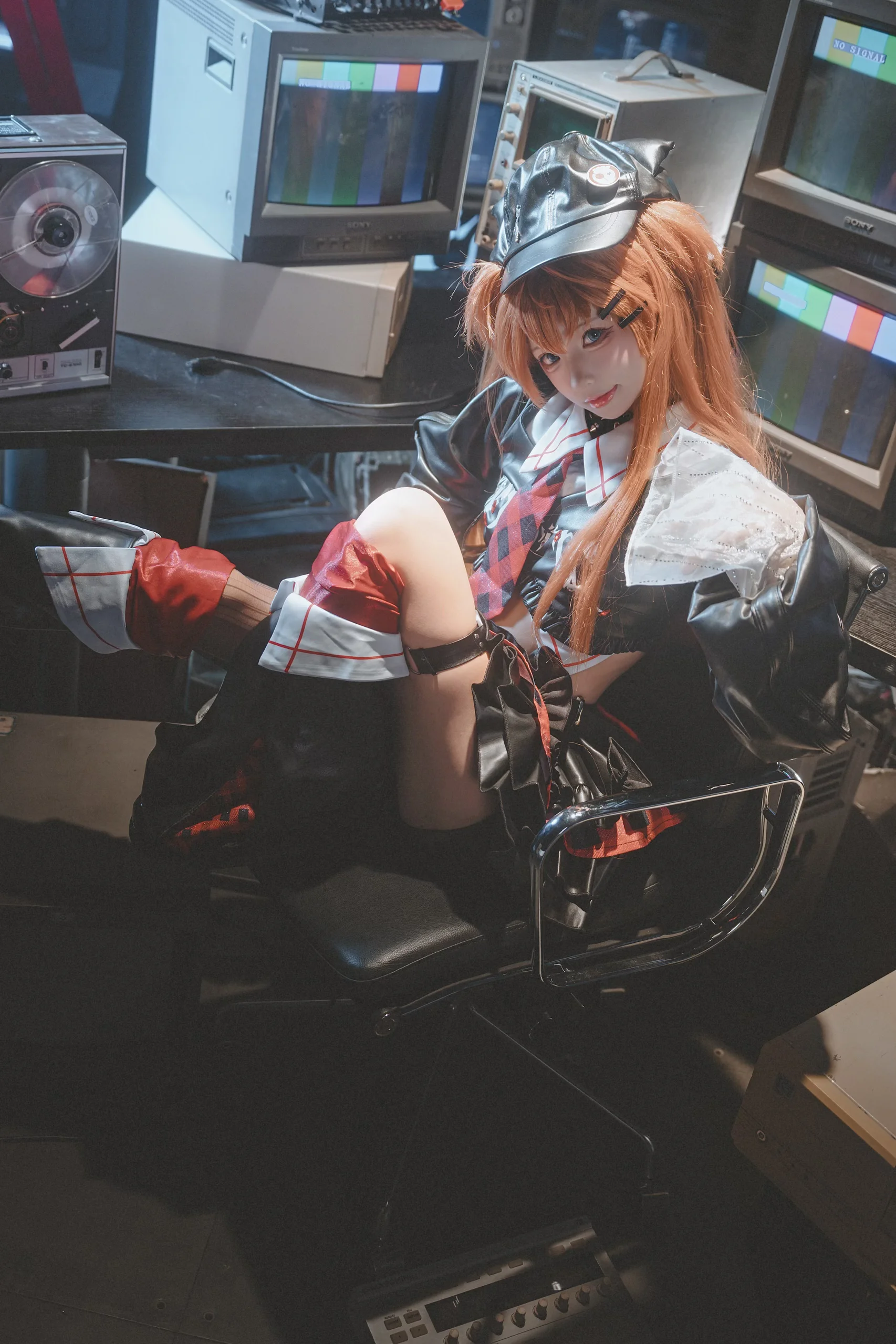 【明日香cos】摇滚版明日香，复古电子棚里的高光时刻 - 第 3 张