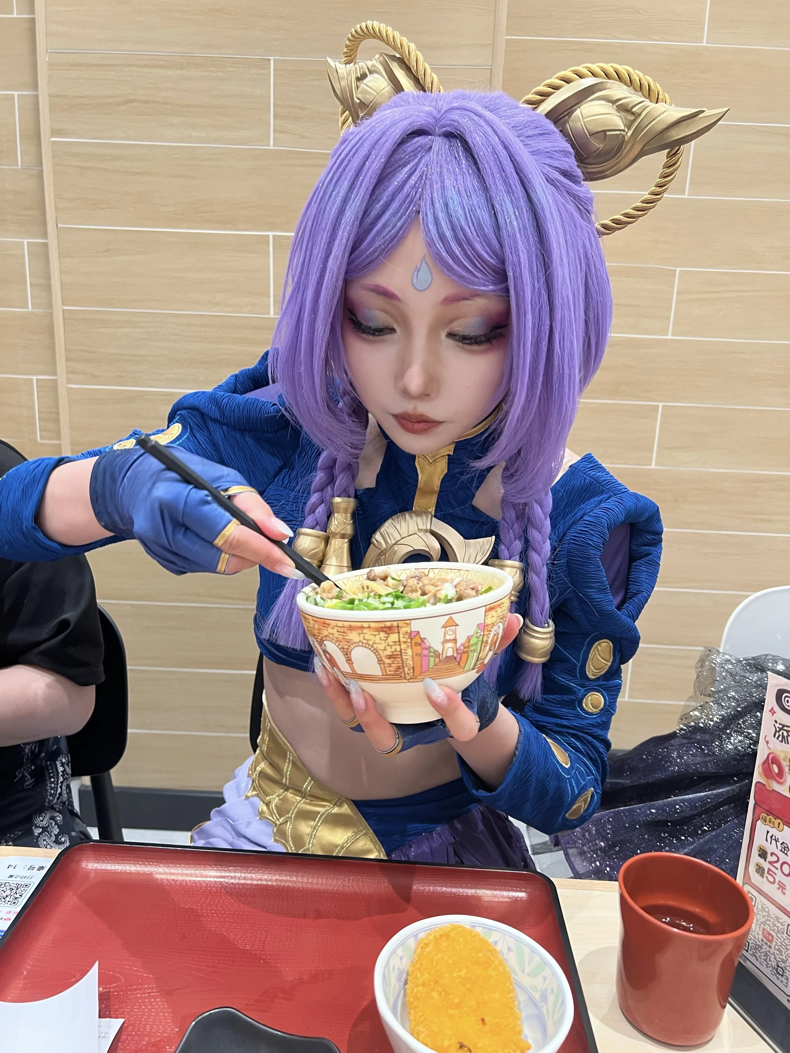 【芸阿娜cos】英雄联盟里吃碗面的真实漫展时刻 - 第 2 张