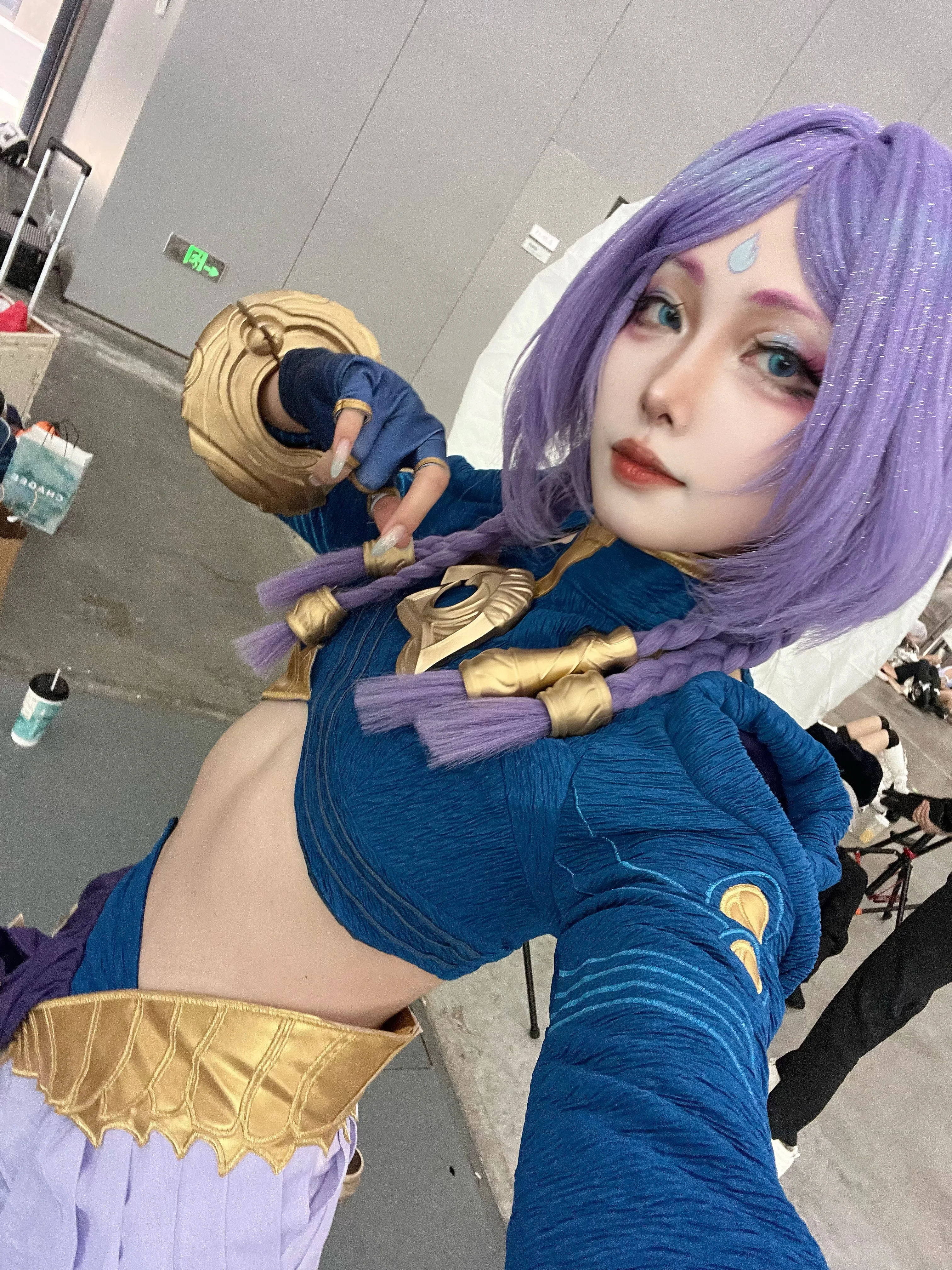 【芸阿娜cos】英雄联盟里吃碗面的真实漫展时刻