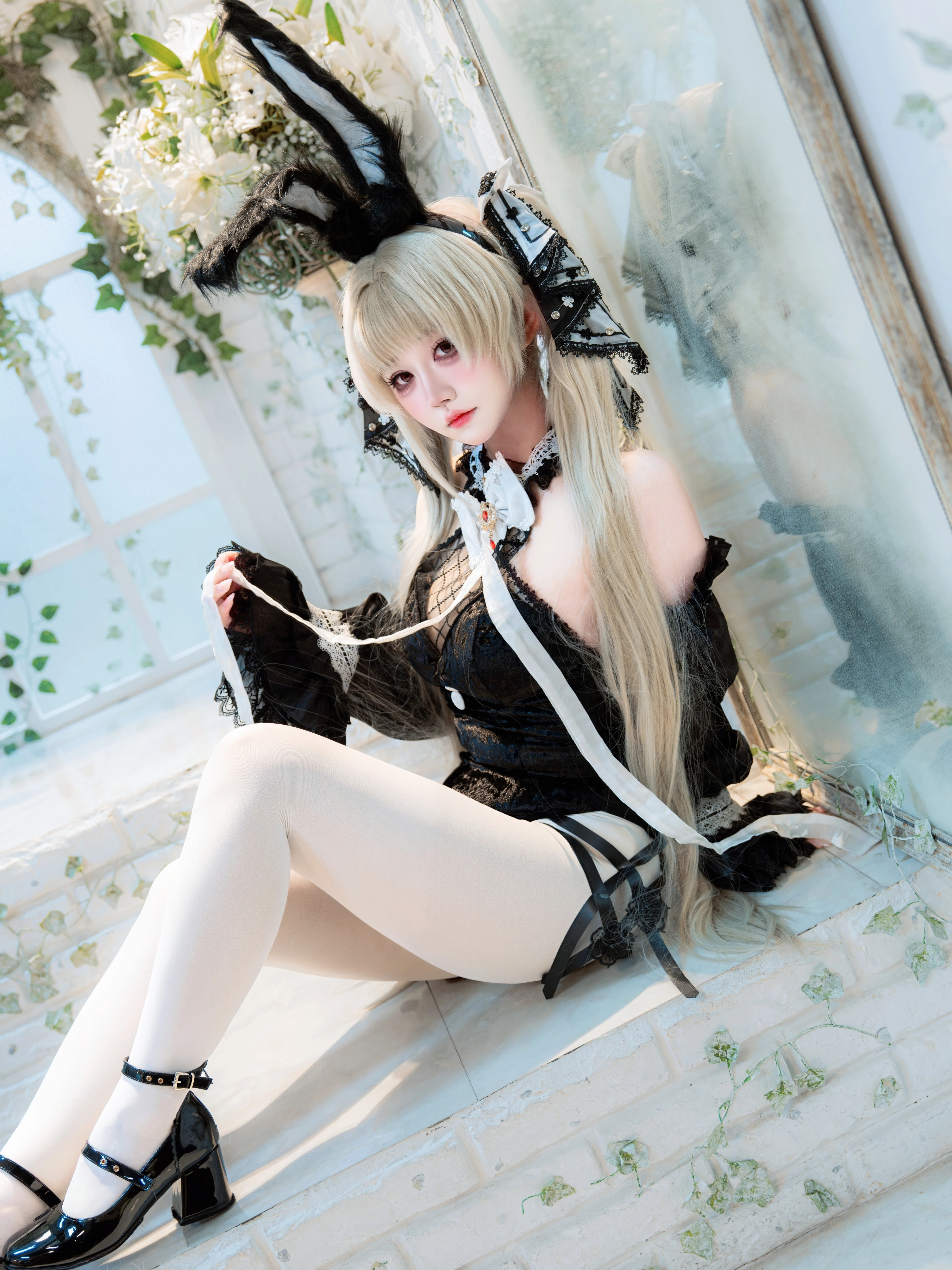 【可畏cos】碧蓝航线黑色兔女郎窗台特写 - 第 1 张