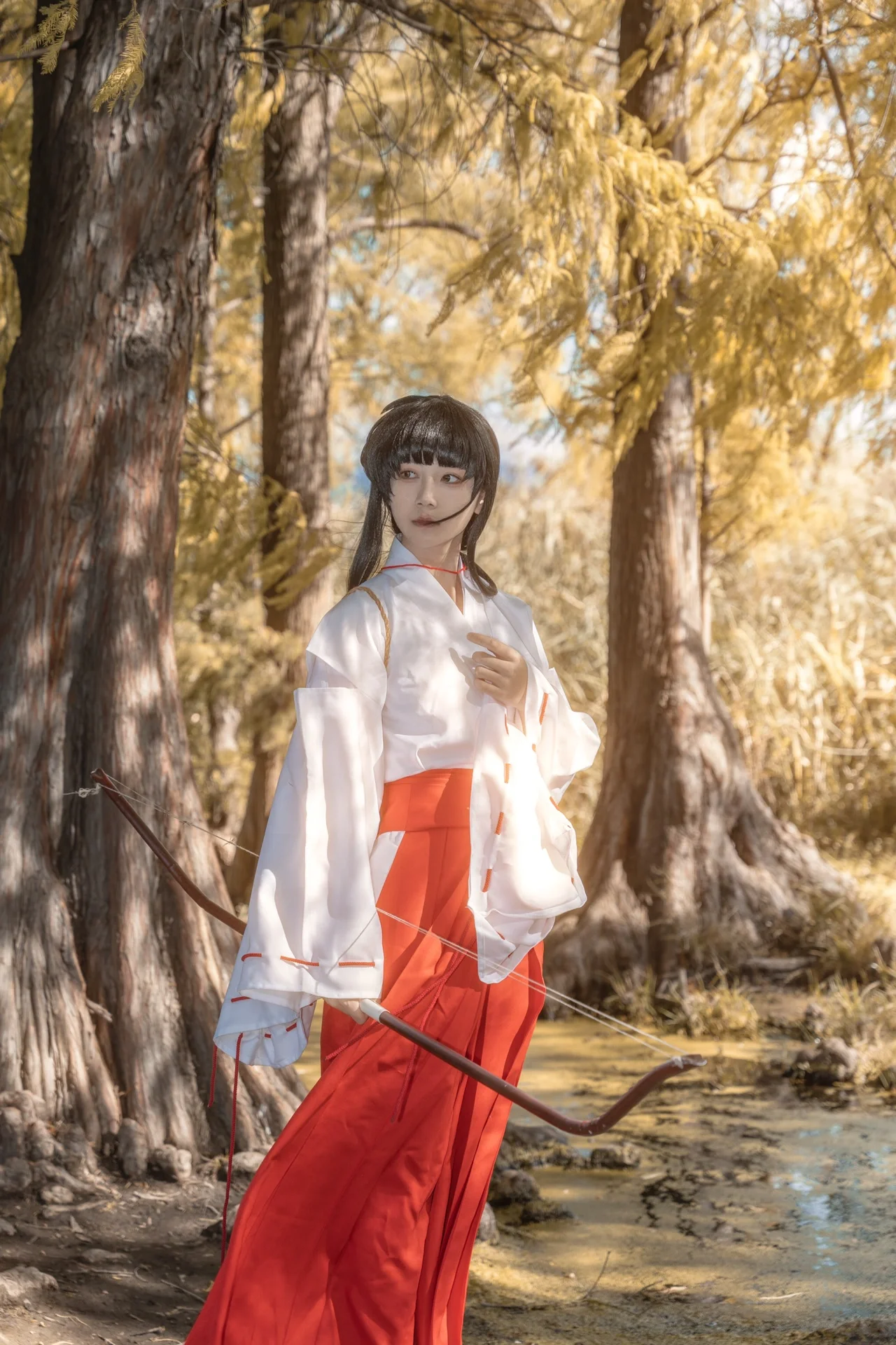 [Kikyo Cosplay] Clear Skies and Shrine Maiden at Longkan Pier in Dali - Image 7
