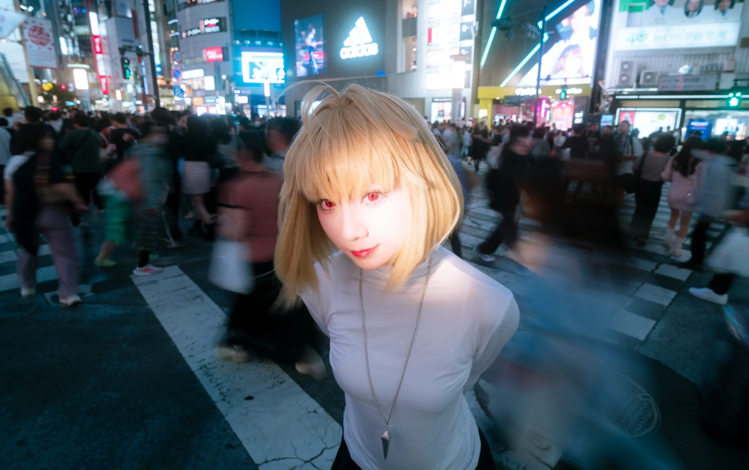 【爱尔奎特cos】涩谷街头，霓虹中的人流定格 - 第 2 张