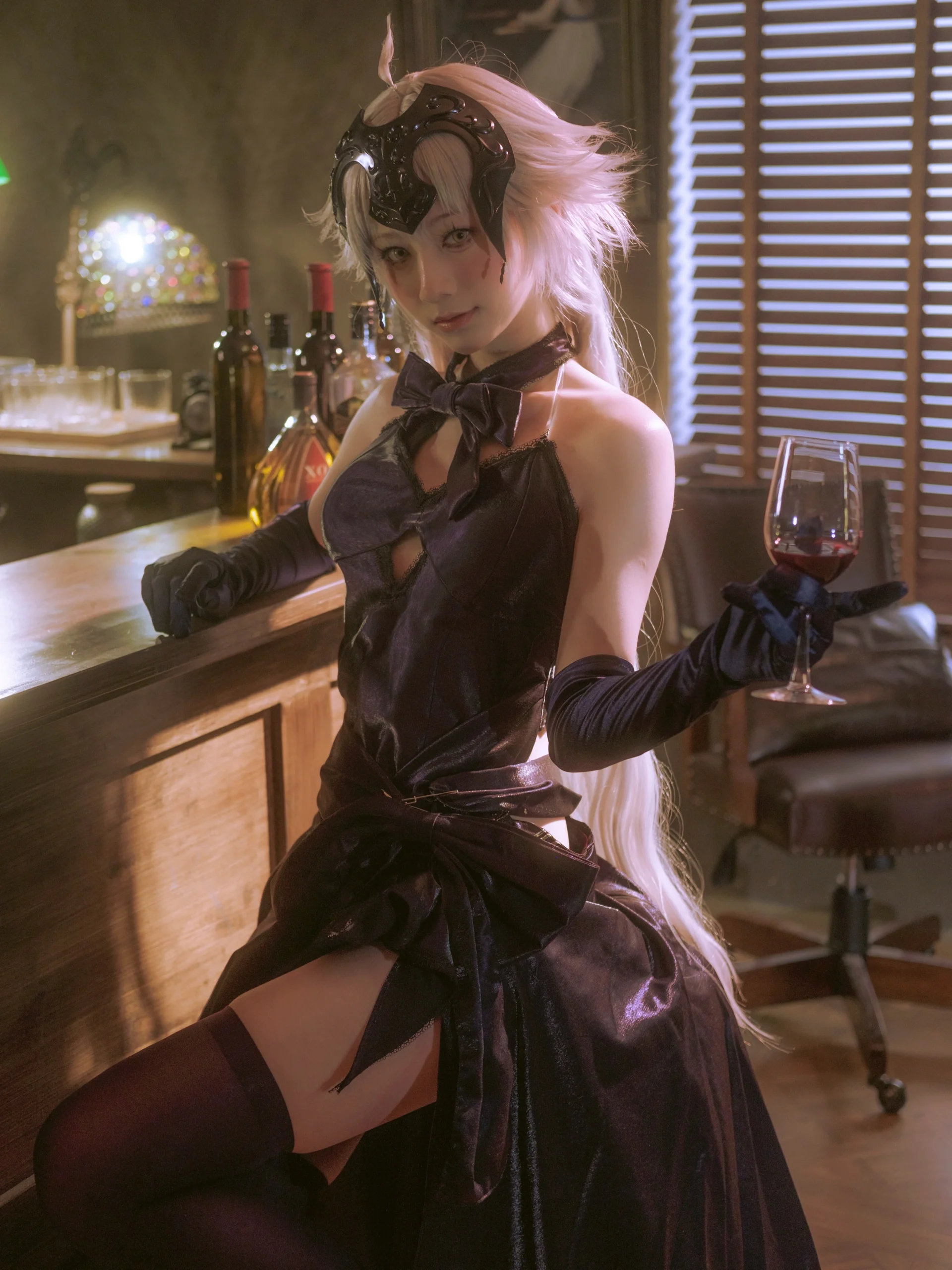 【黑贞德cos】Fate/Grand Order，微醺夜色下的慵懒小酌