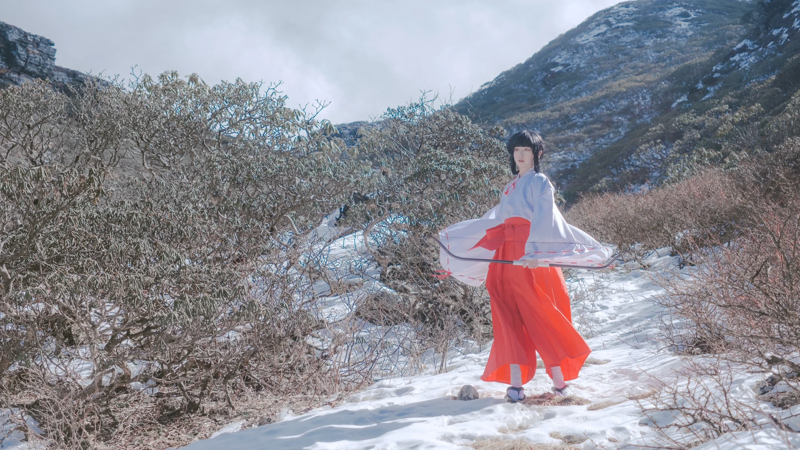 【桔梗cos犬夜叉】苍山雪景中的巫女与弓 - 第 4 张