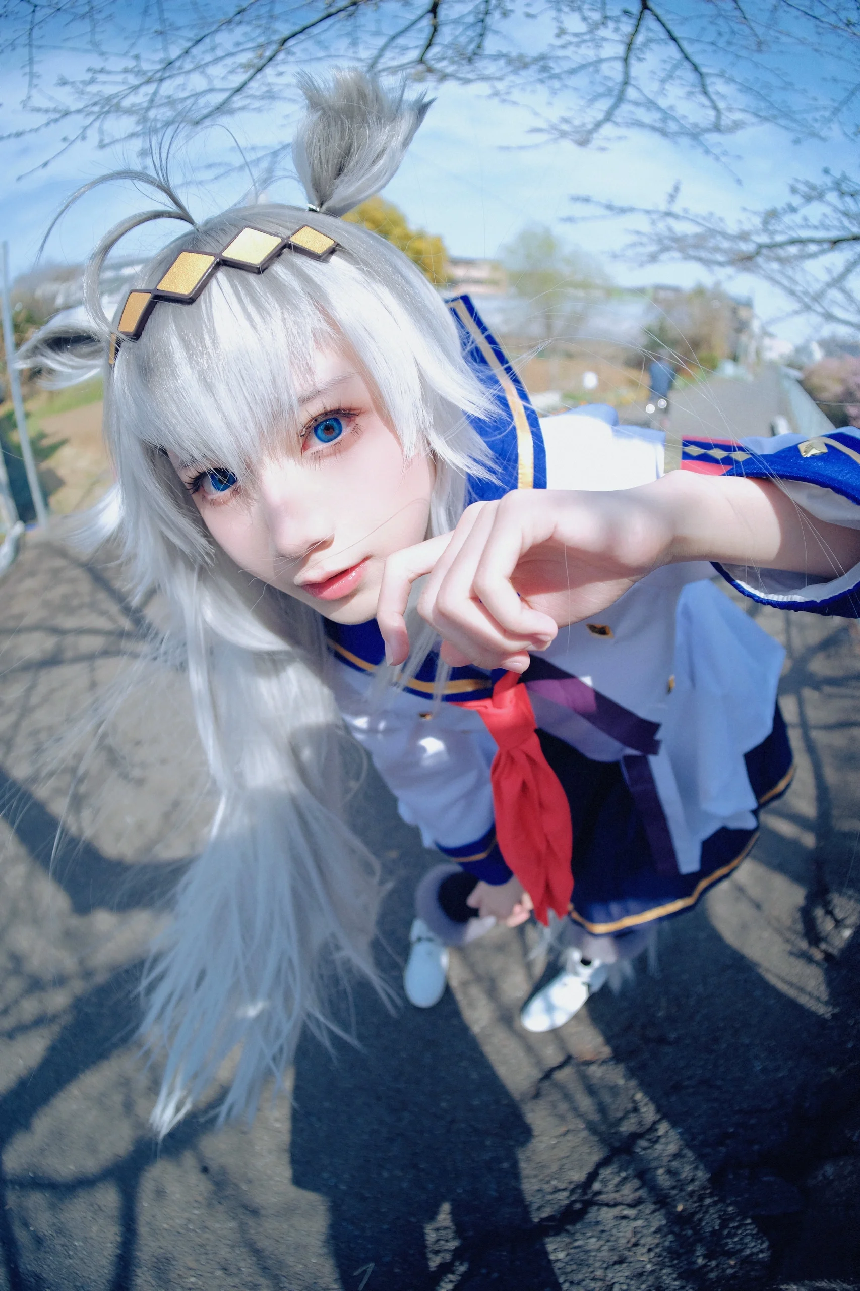 【小栗帽cos】赛马娘芦毛灰姑娘，春风里奔跑的身影就是幸运本身 - 第 1 张