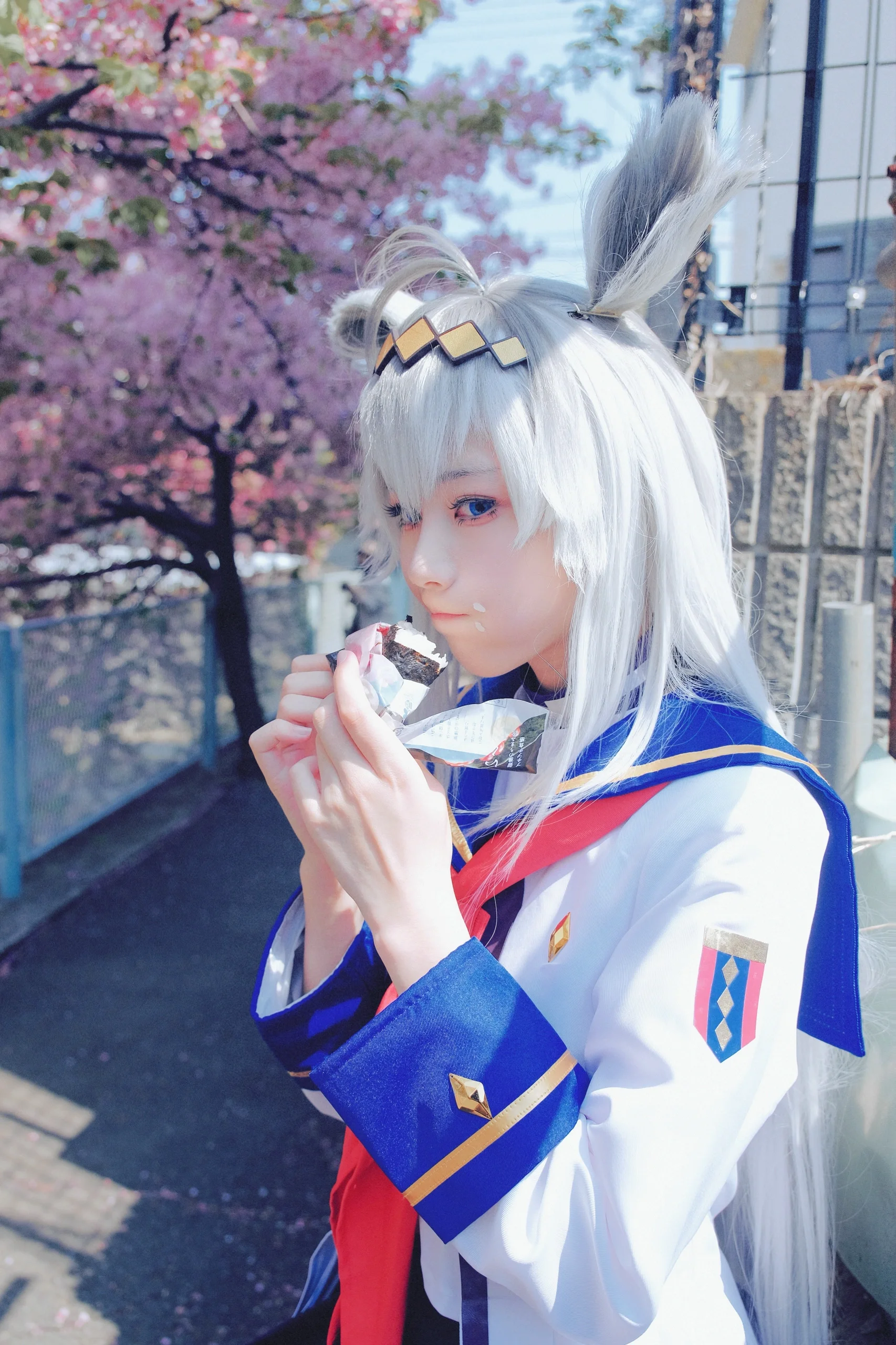 【小栗帽cos】赛马娘芦毛灰姑娘，春风里奔跑的身影就是幸运本身 - 第 13 张