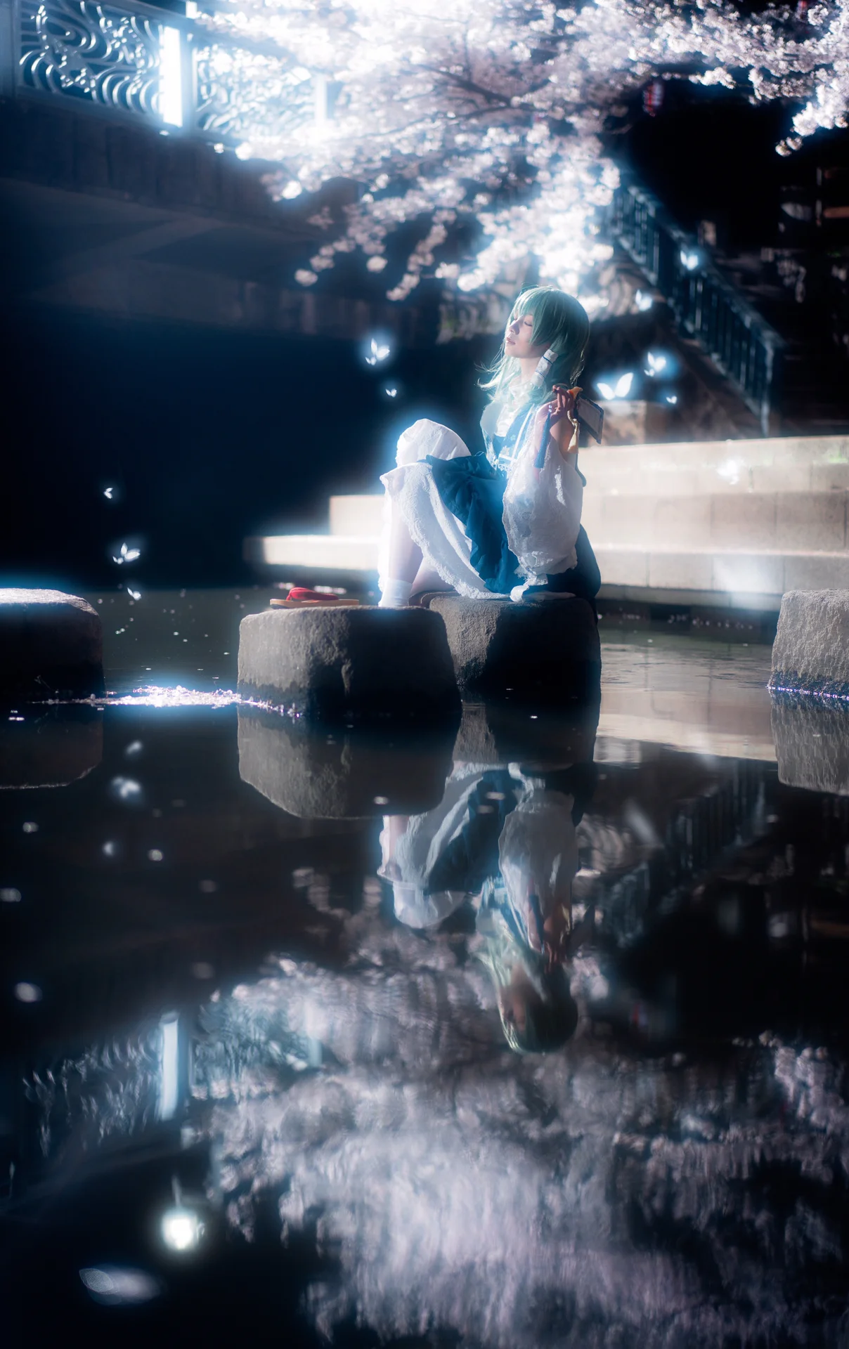 【东风谷早苗cos】东方project，夜樱与水面的全屏美学
