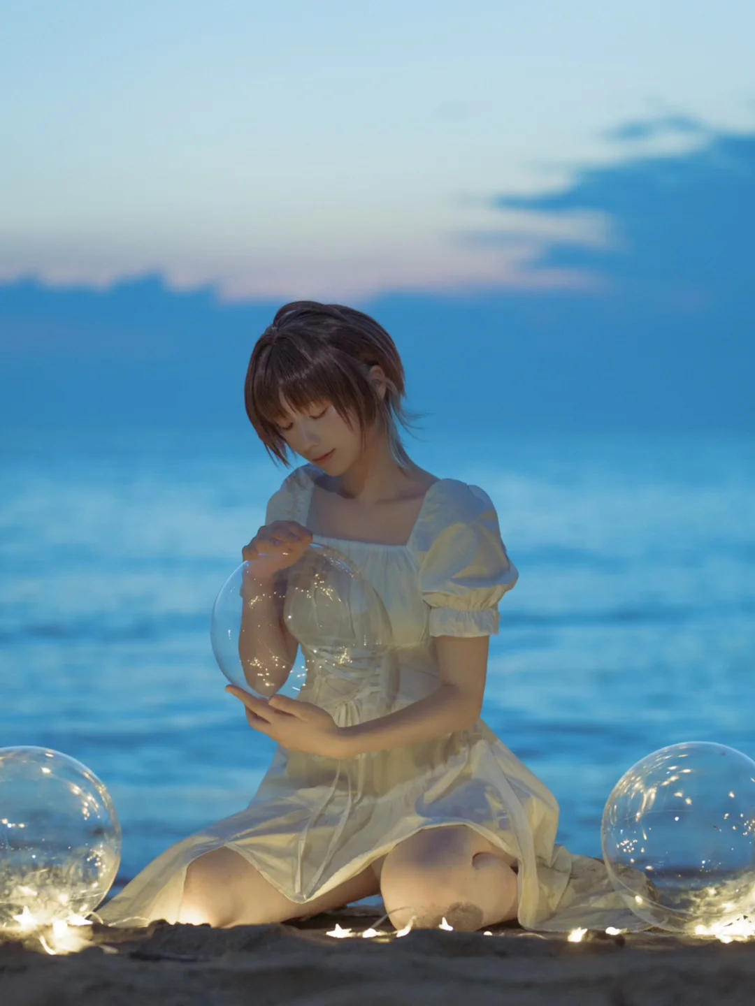 【浅仓透cos】偶像大师闪耀色彩，海边透明球的唯美瞬间 - 第 1 张