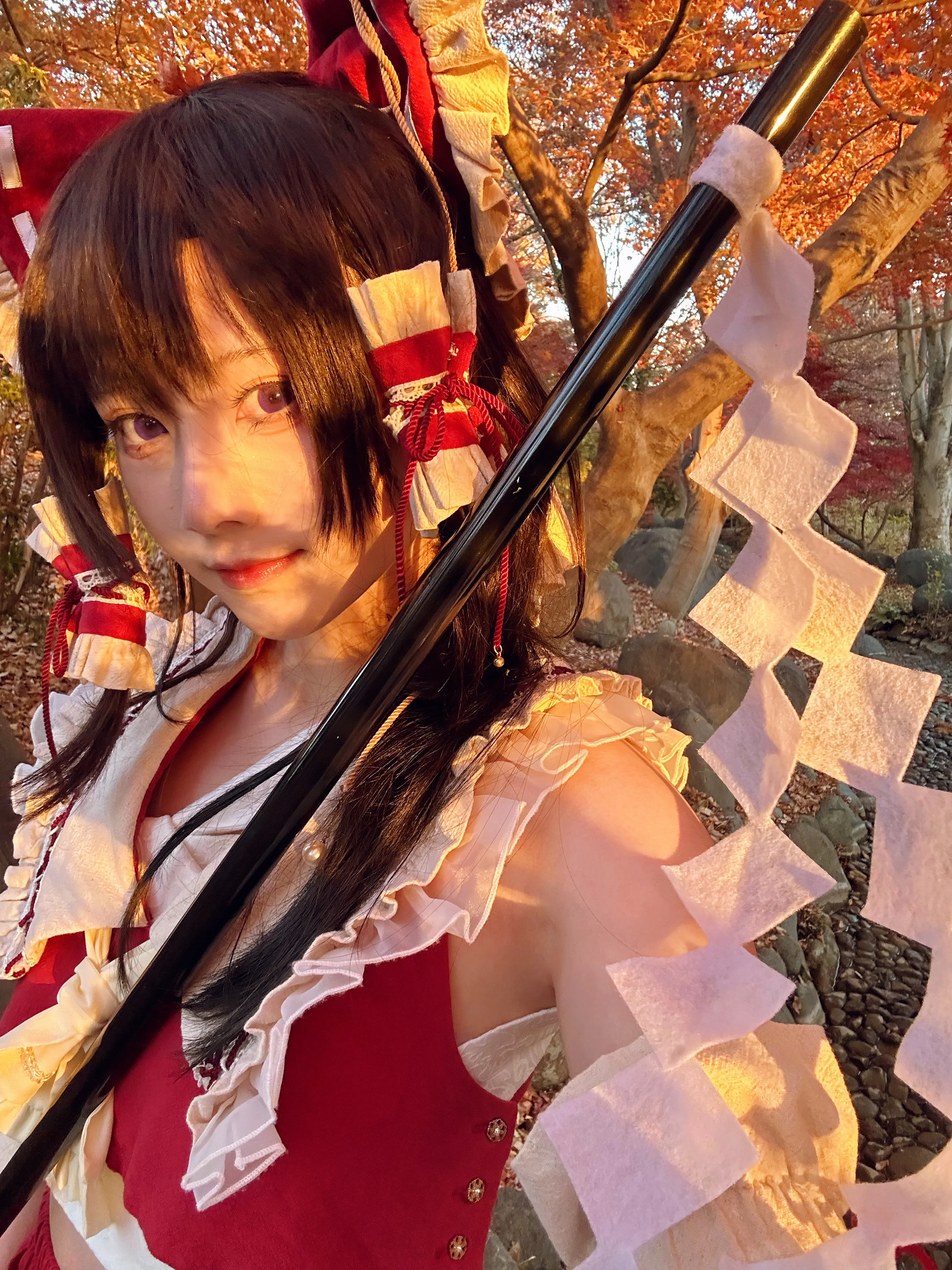 【博丽灵梦cos】秋风中的红叶巫女