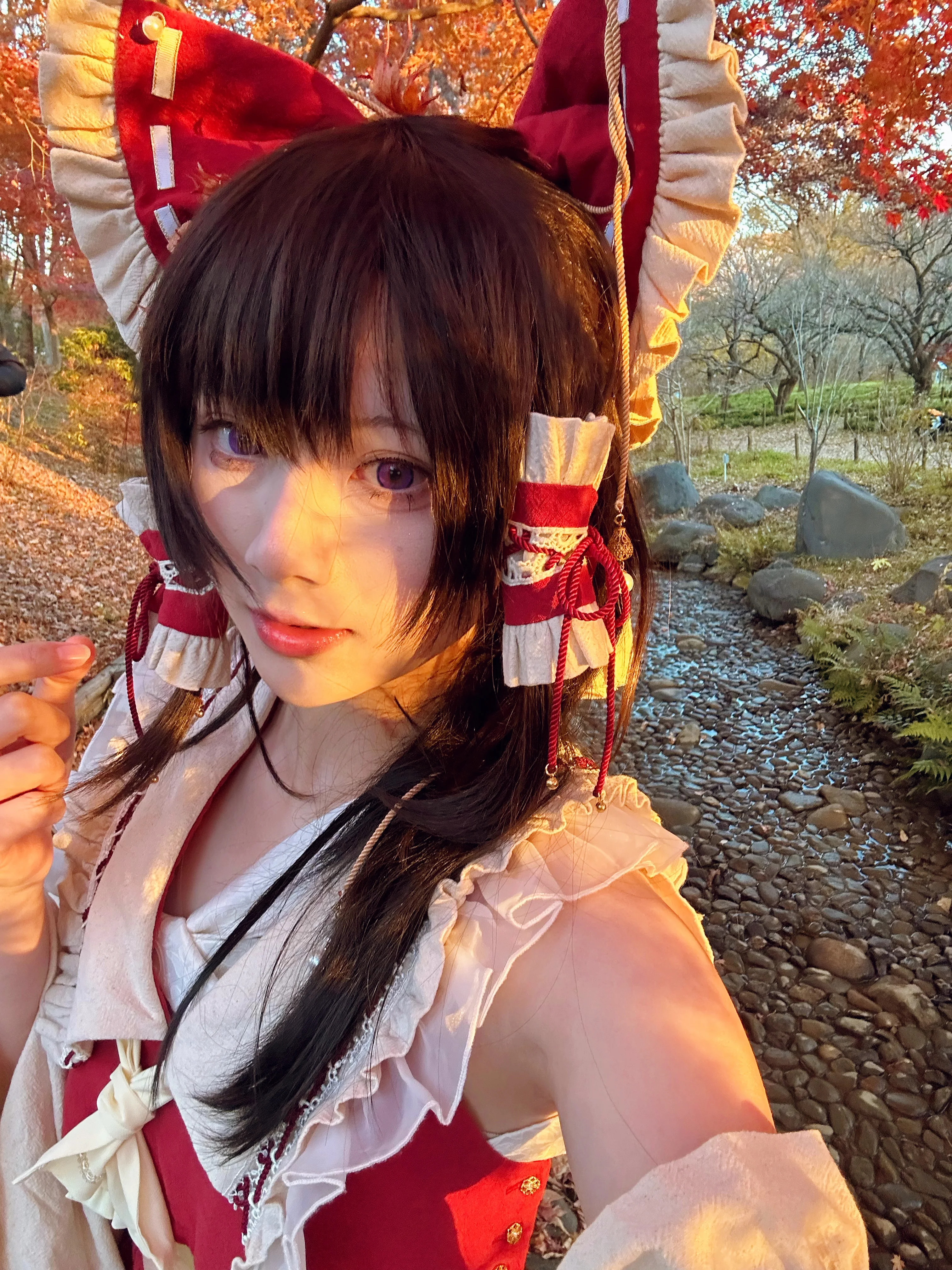 【博丽灵梦cos】秋风中的红叶巫女 - 第 4 张