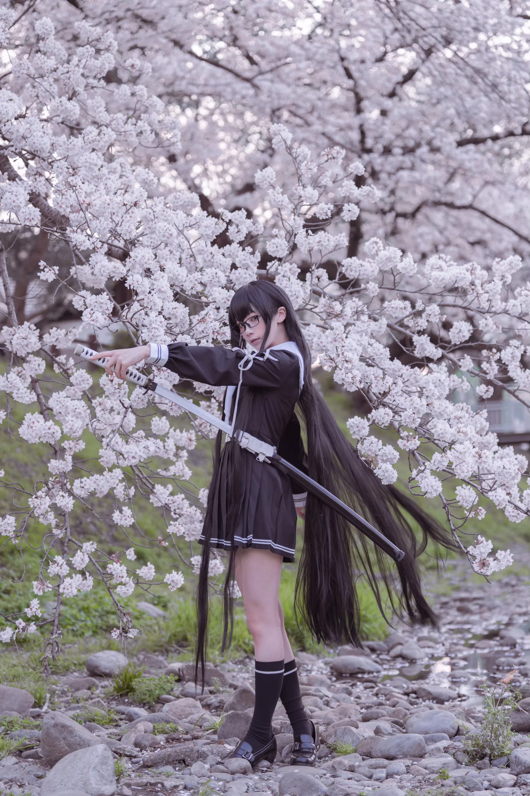 【黑姬cos】樱花与太刀，去年四月在溪边的拍摄碎片 - 第 8 张