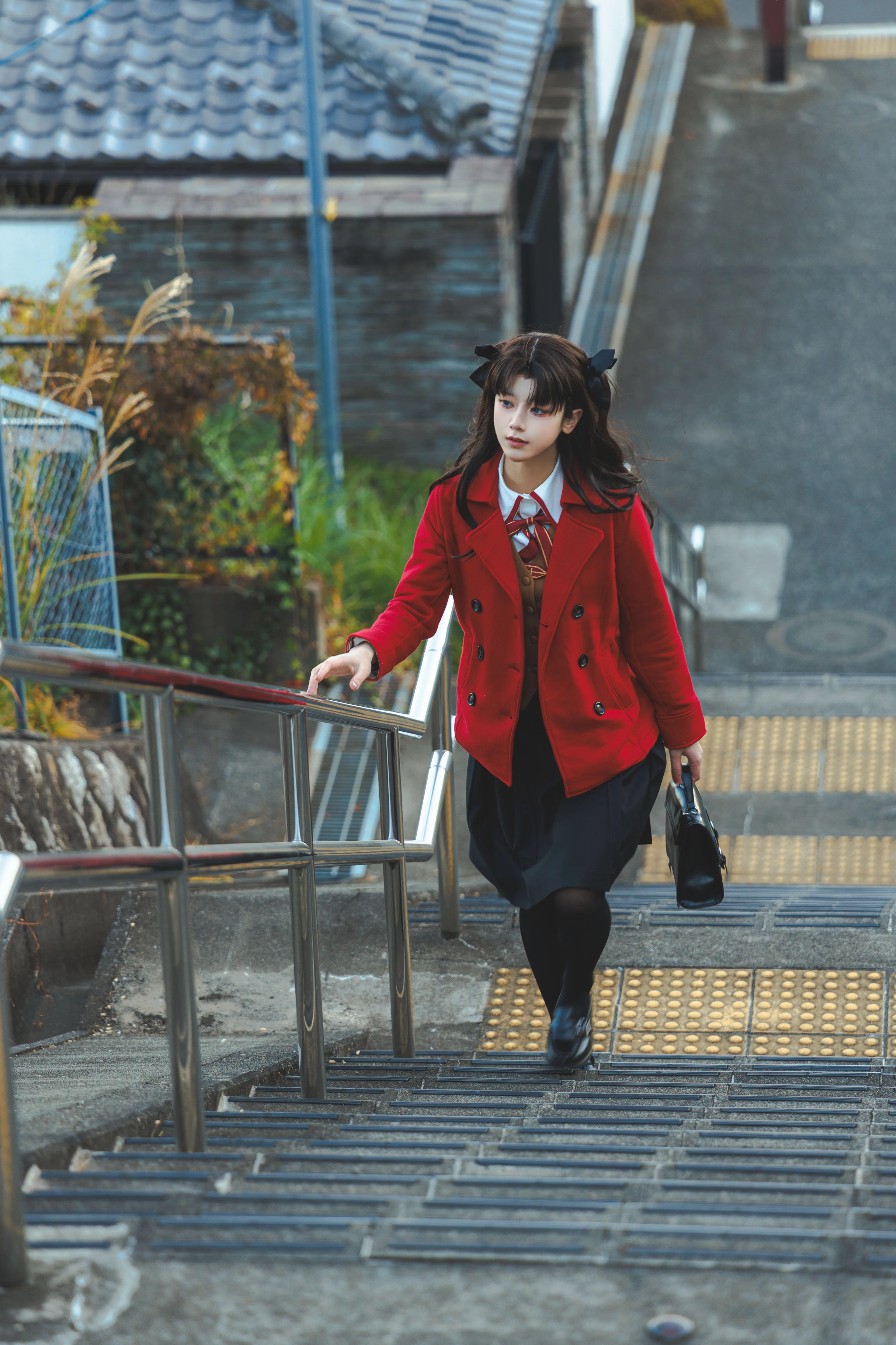 【远坂凛cos】Fate/stay night冬日的红黑优雅与黑丝穿搭 - 第 3 张