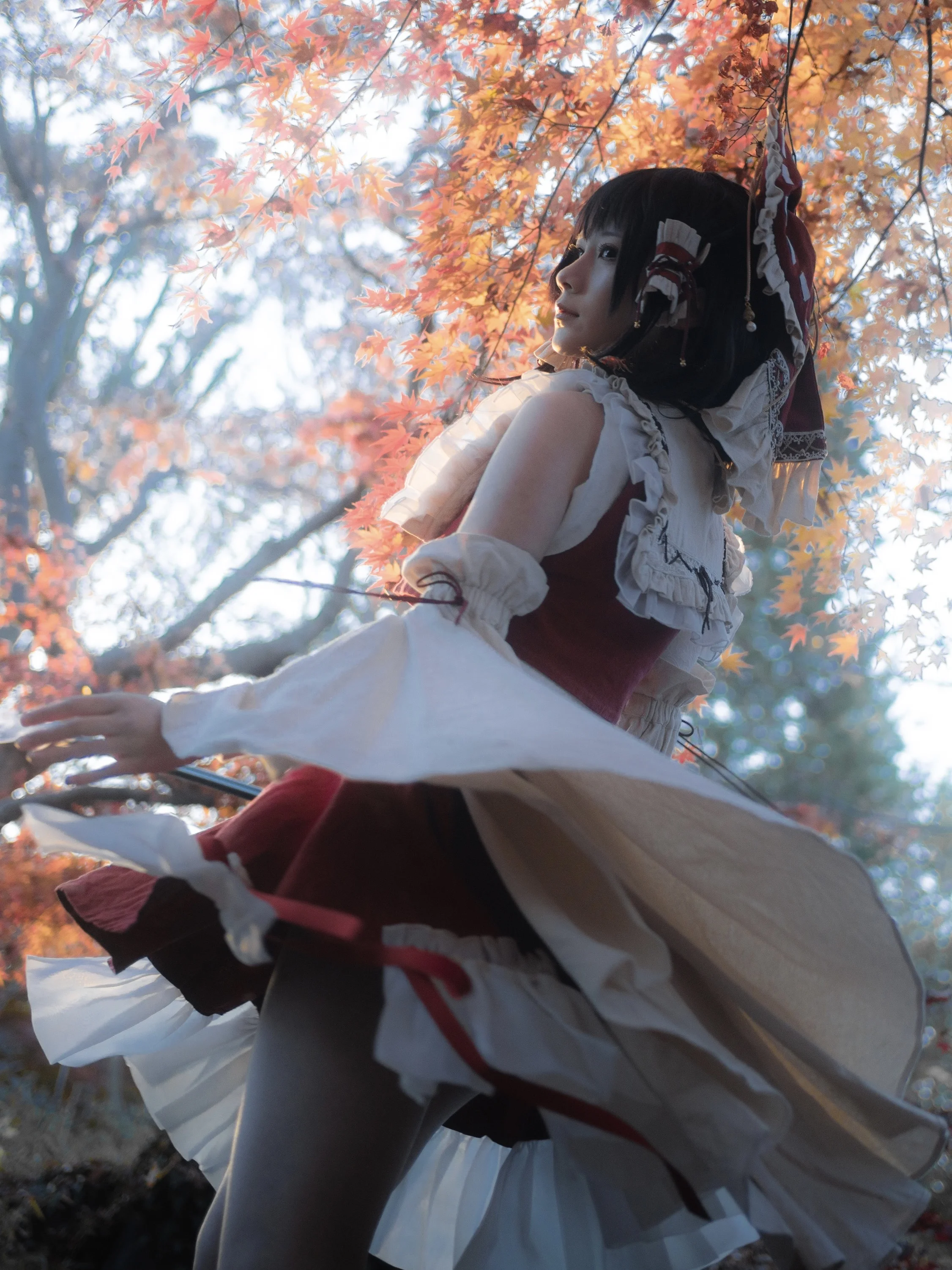 【博丽灵梦cos】东方project红白巫女的秋日枫舞 - 第 1 张