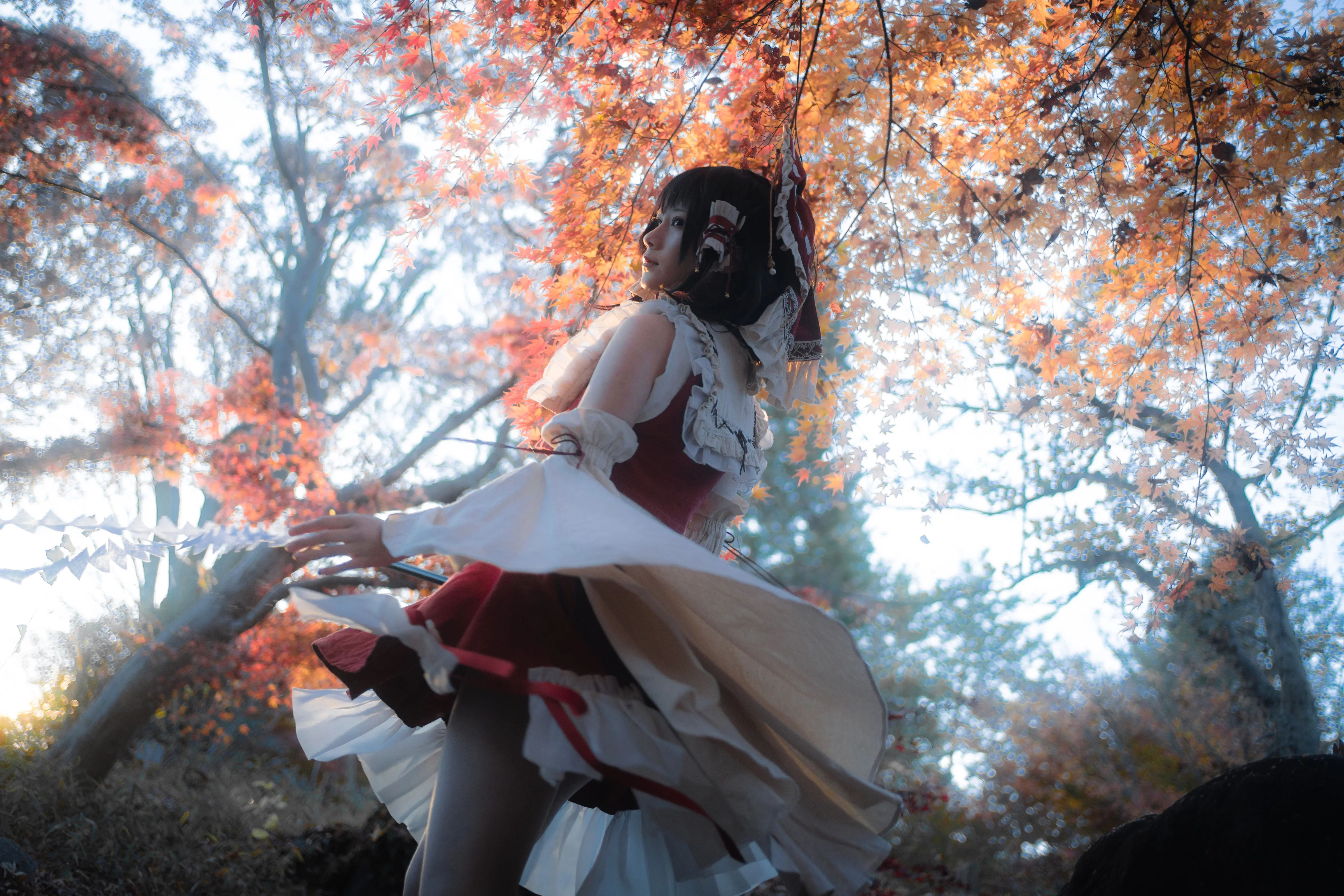 【博丽灵梦cos】东方project红白巫女的秋日枫舞 - 第 2 张