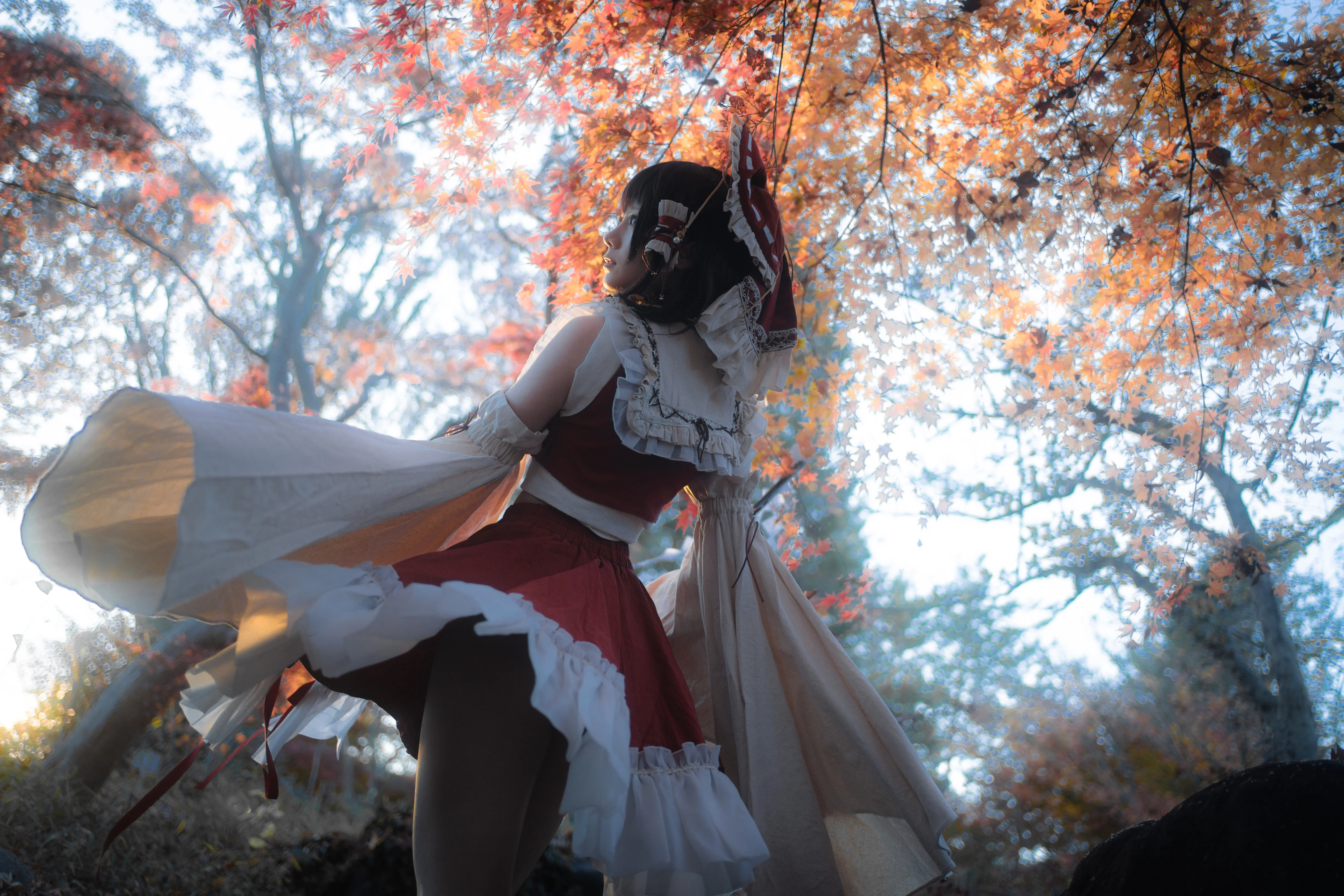 【博丽灵梦cos】东方project红白巫女的秋日枫舞