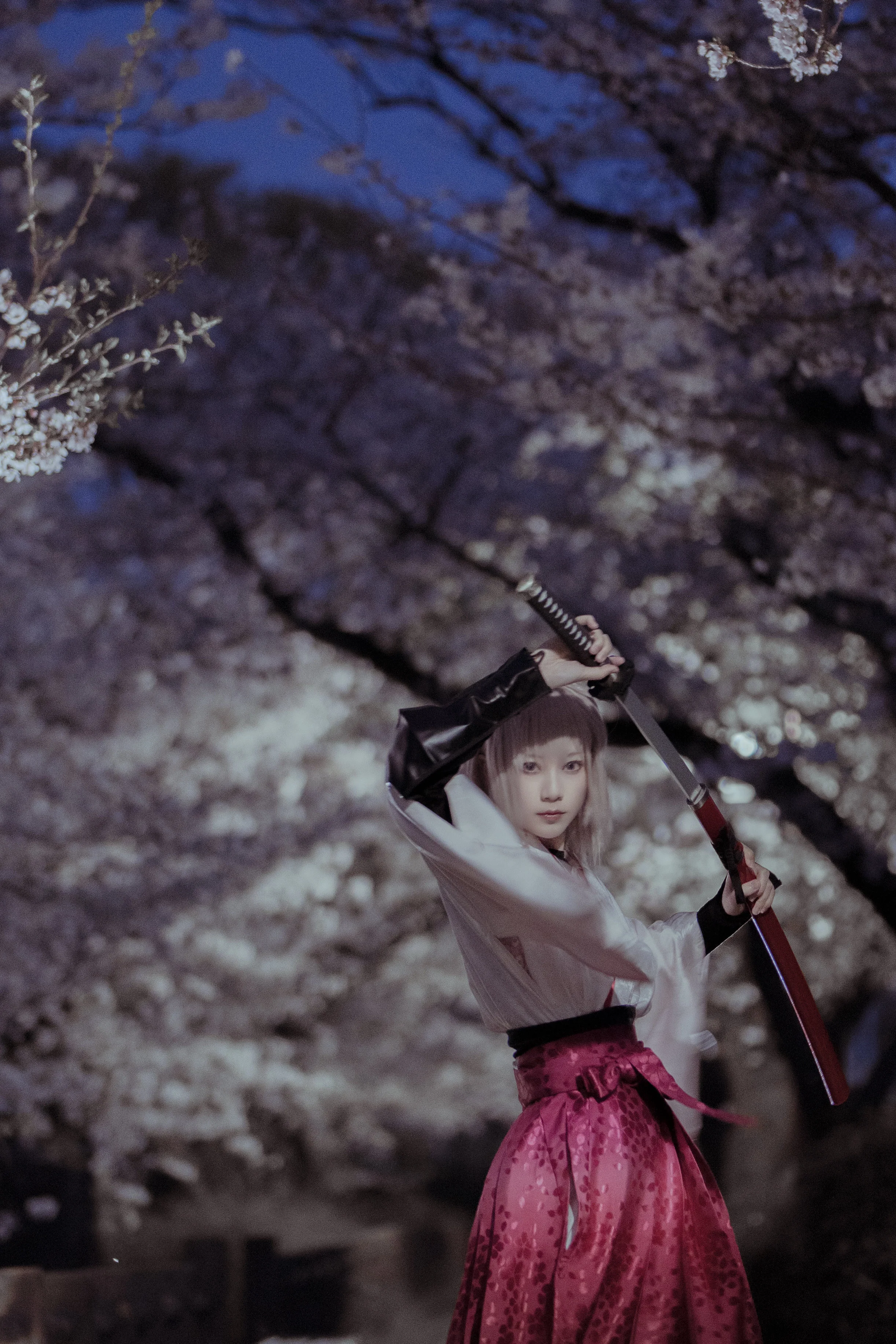 蓝调时刻下，cosplay与静谧光影的相遇 - 第 12 张