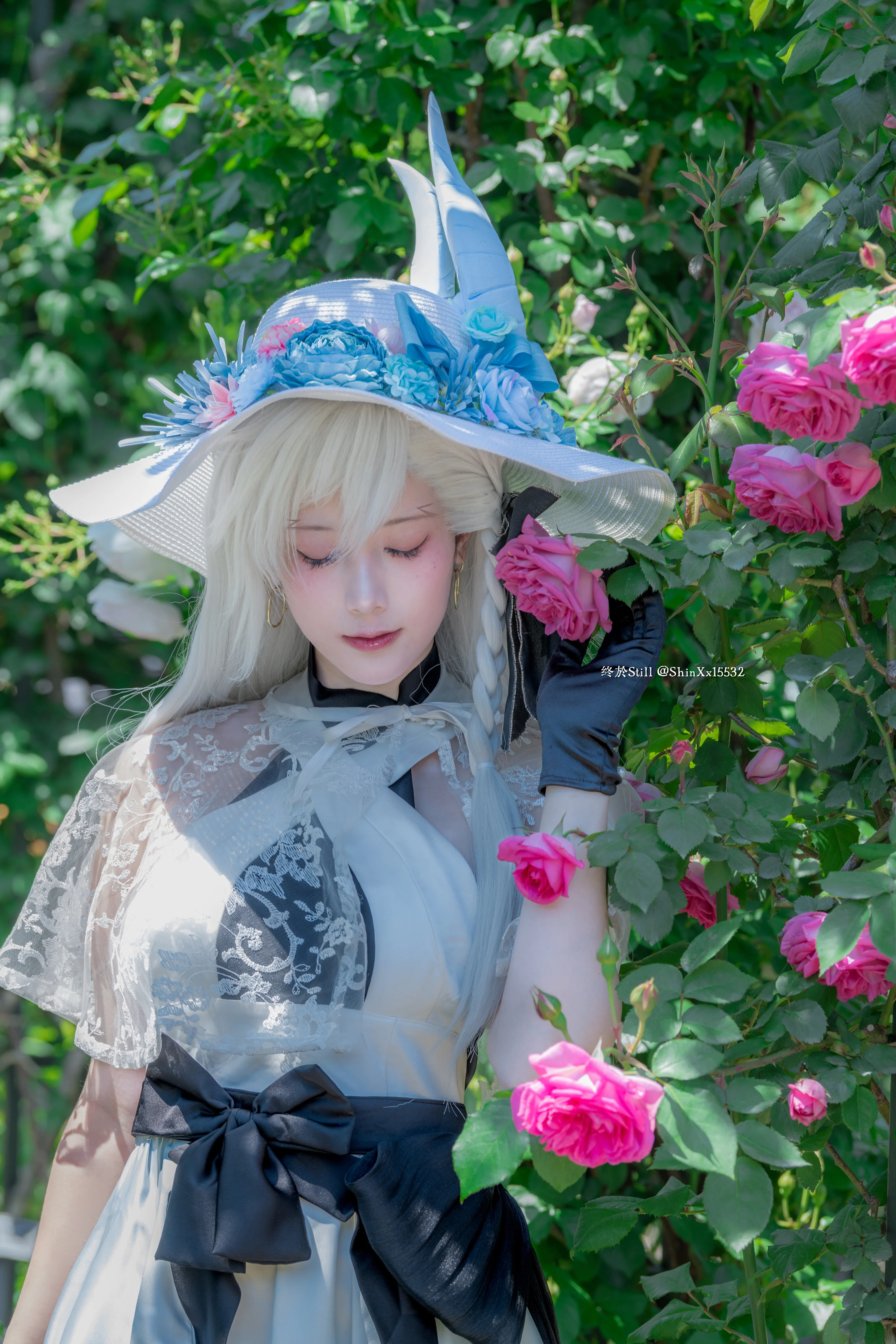 【オルガマリー・アニムスフィア コスプレ】Fate/Grand Orderの所長、バラ園でガチャ解放を待つ - 4 枚目