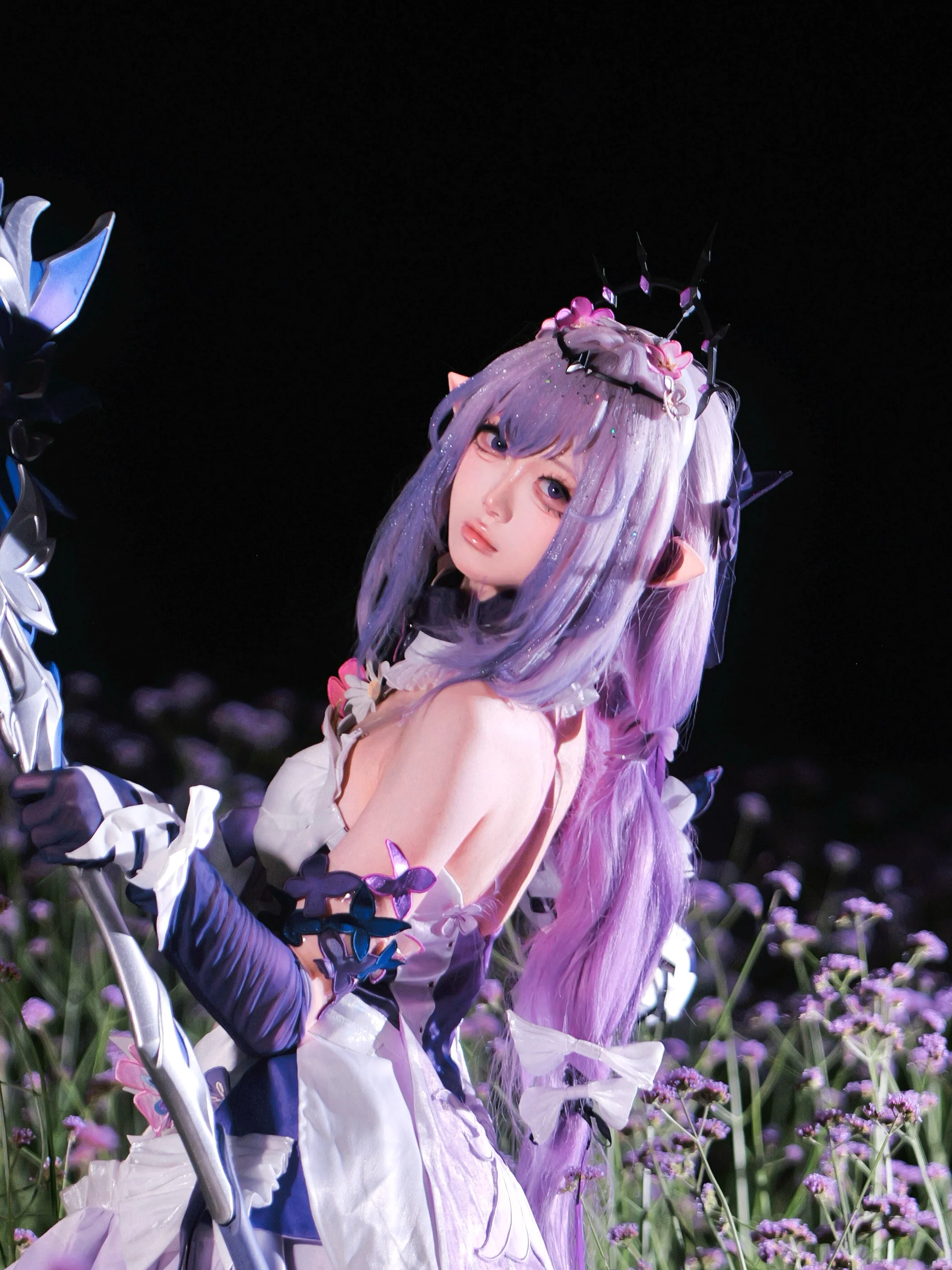【遐蝶cos】崩壞星穹鐵道，夜風花海間的紫色長鐮 - 第 3 張