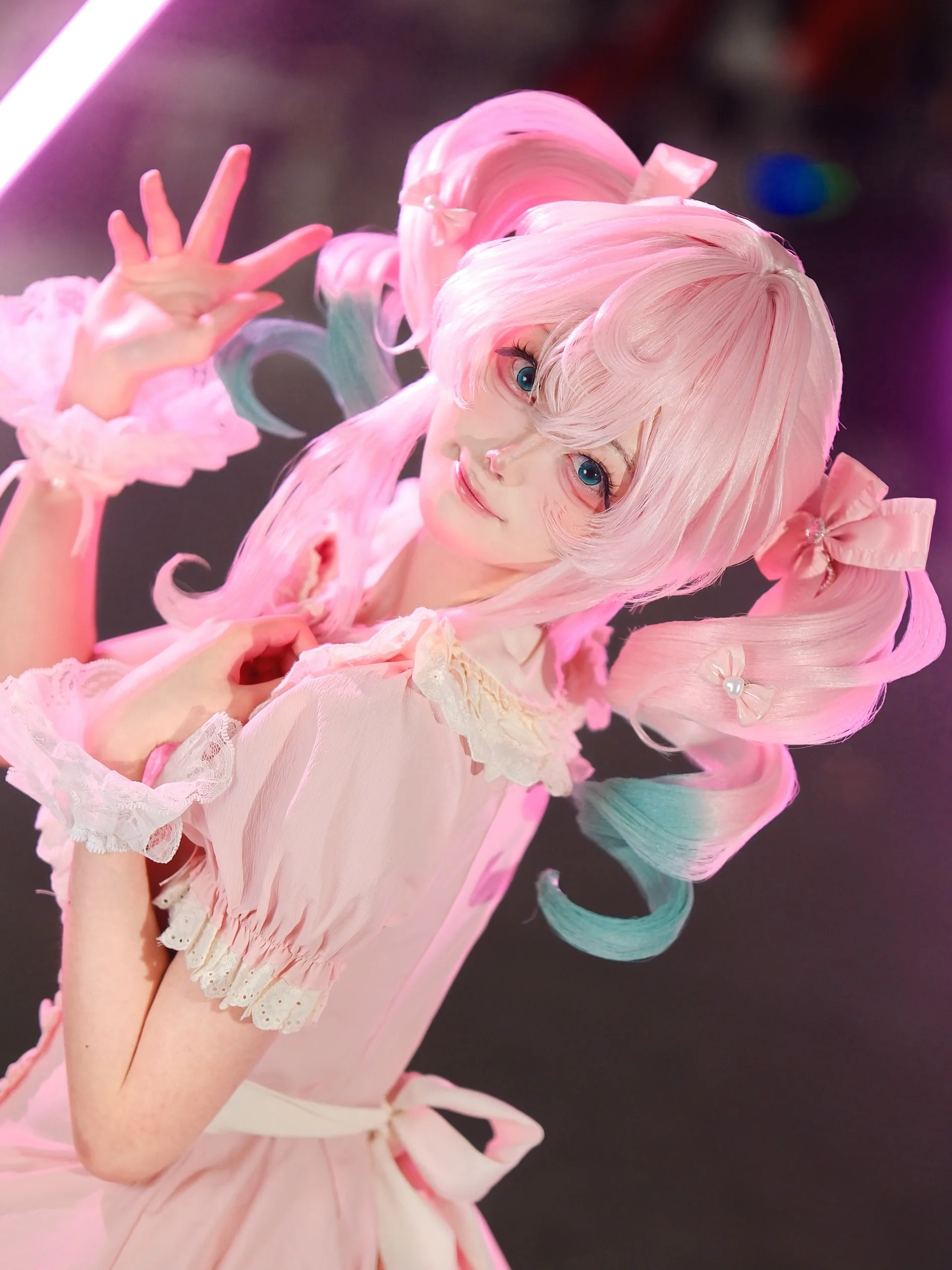 【风堇cos】崩坏星穹铁道里像小偶像一样闪闪发光的场照 - 第 1 张