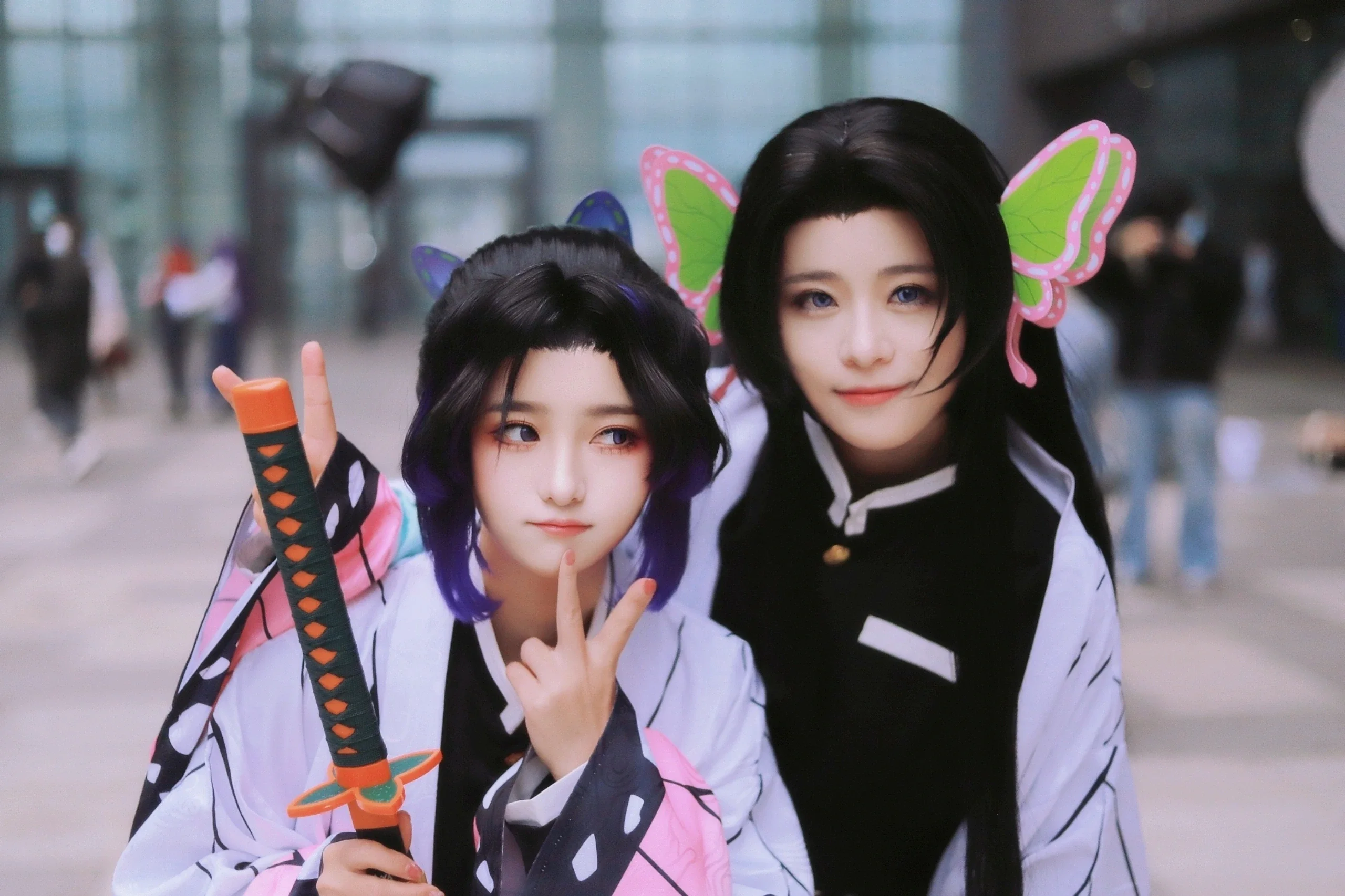 【胡蝶しのぶ コスプレ】姉妹と一緒の「鬼滅の刃」成都ACJOYアニメイベント写真 - 10 枚目