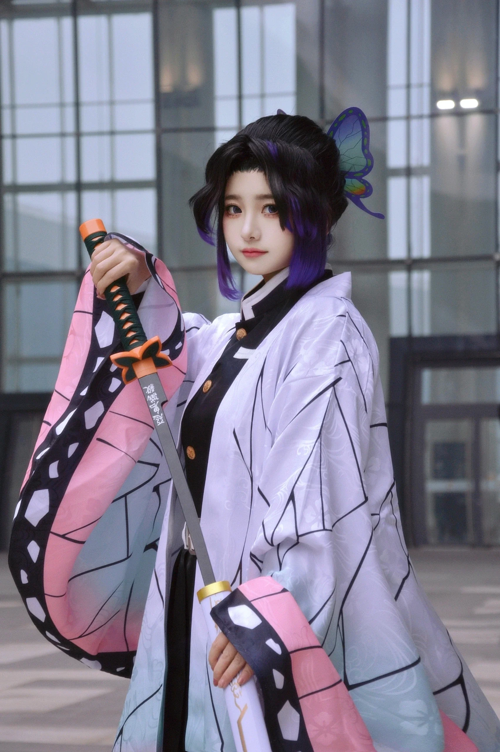 【胡蝶しのぶ コスプレ】姉妹と一緒の「鬼滅の刃」成都ACJOYアニメイベント写真 - 3 枚目