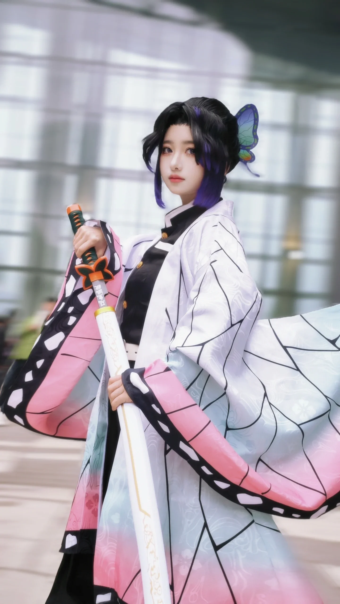 【胡蝶しのぶ コスプレ】姉妹と一緒の「鬼滅の刃」成都ACJOYアニメイベント写真 - 5 枚目